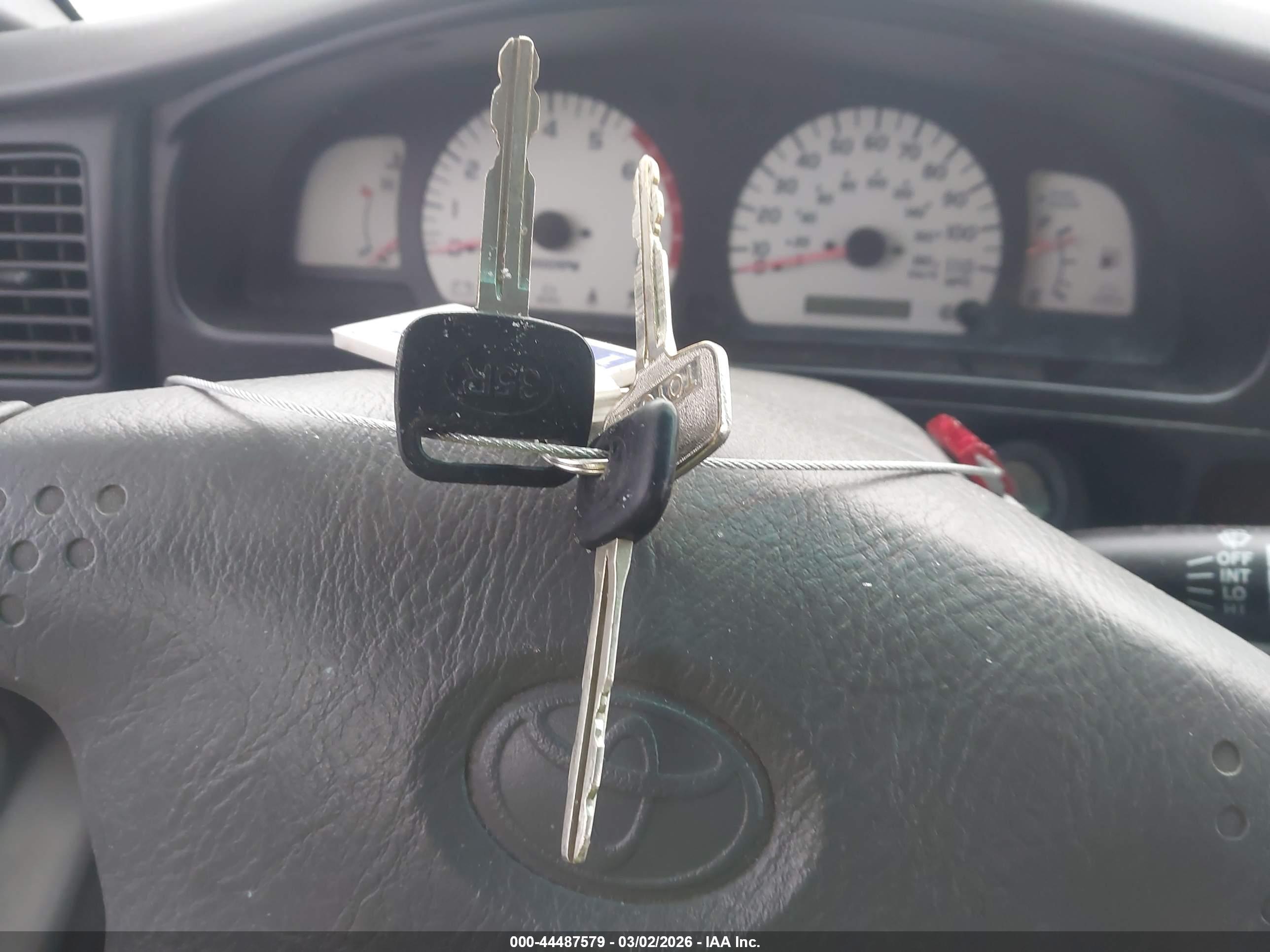 TOYOTA TACOMA image 11