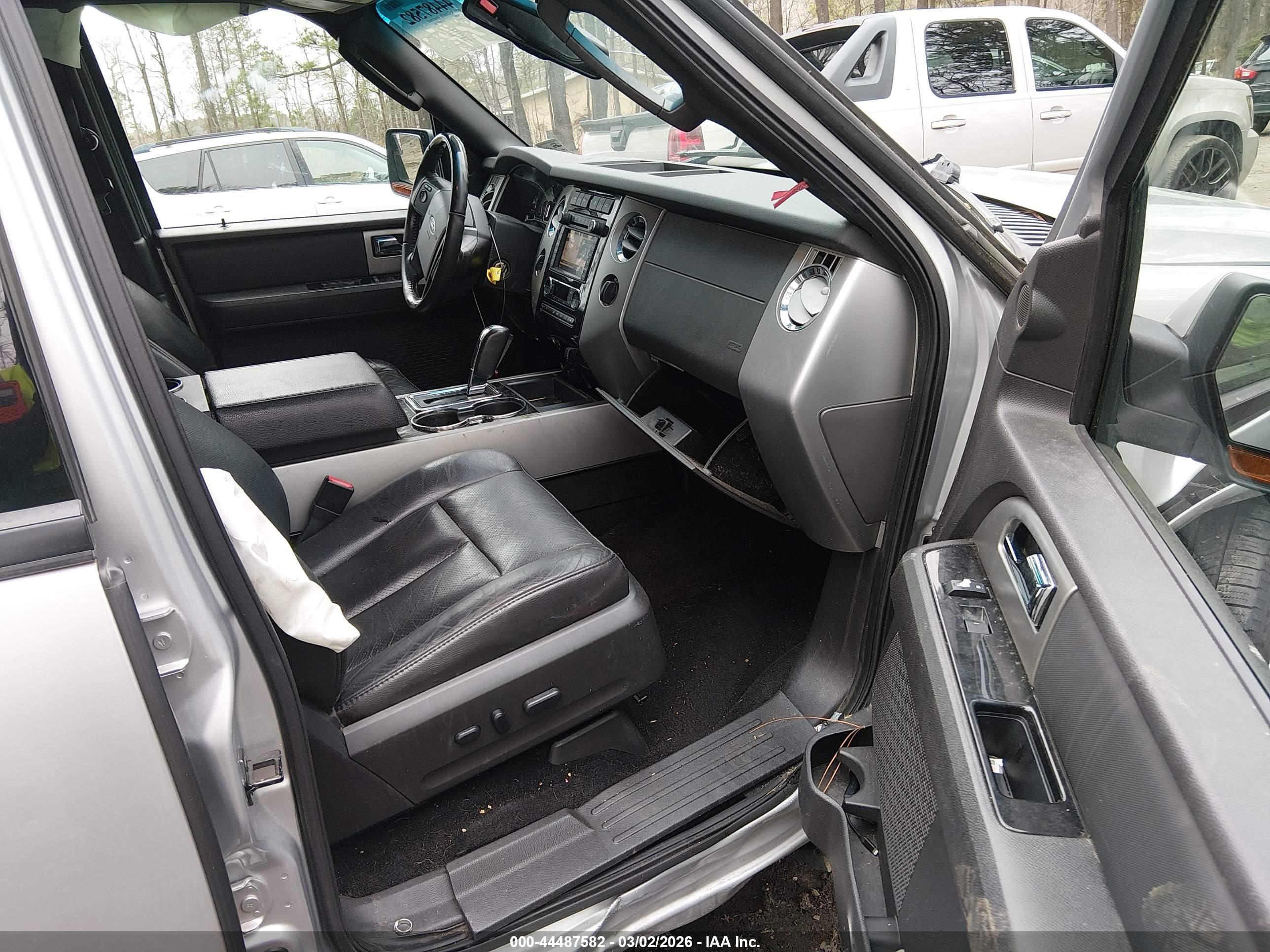 FORD EXPEDITION image 5