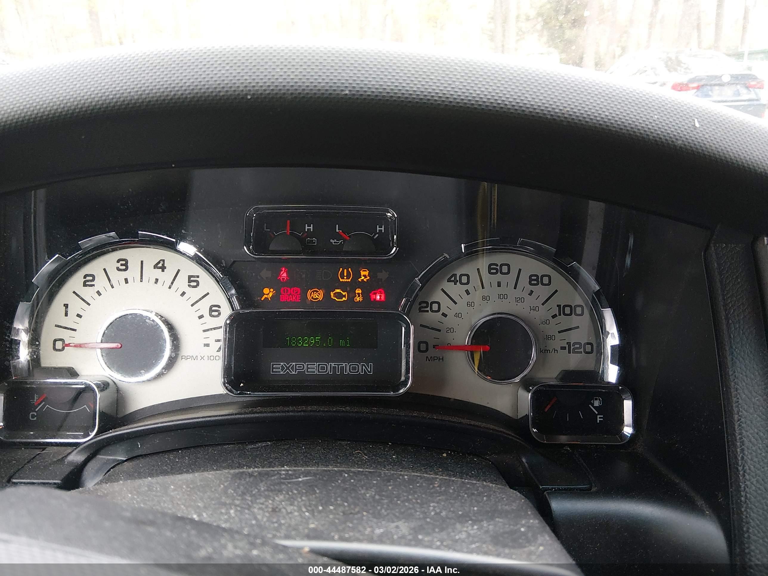 FORD EXPEDITION image 7