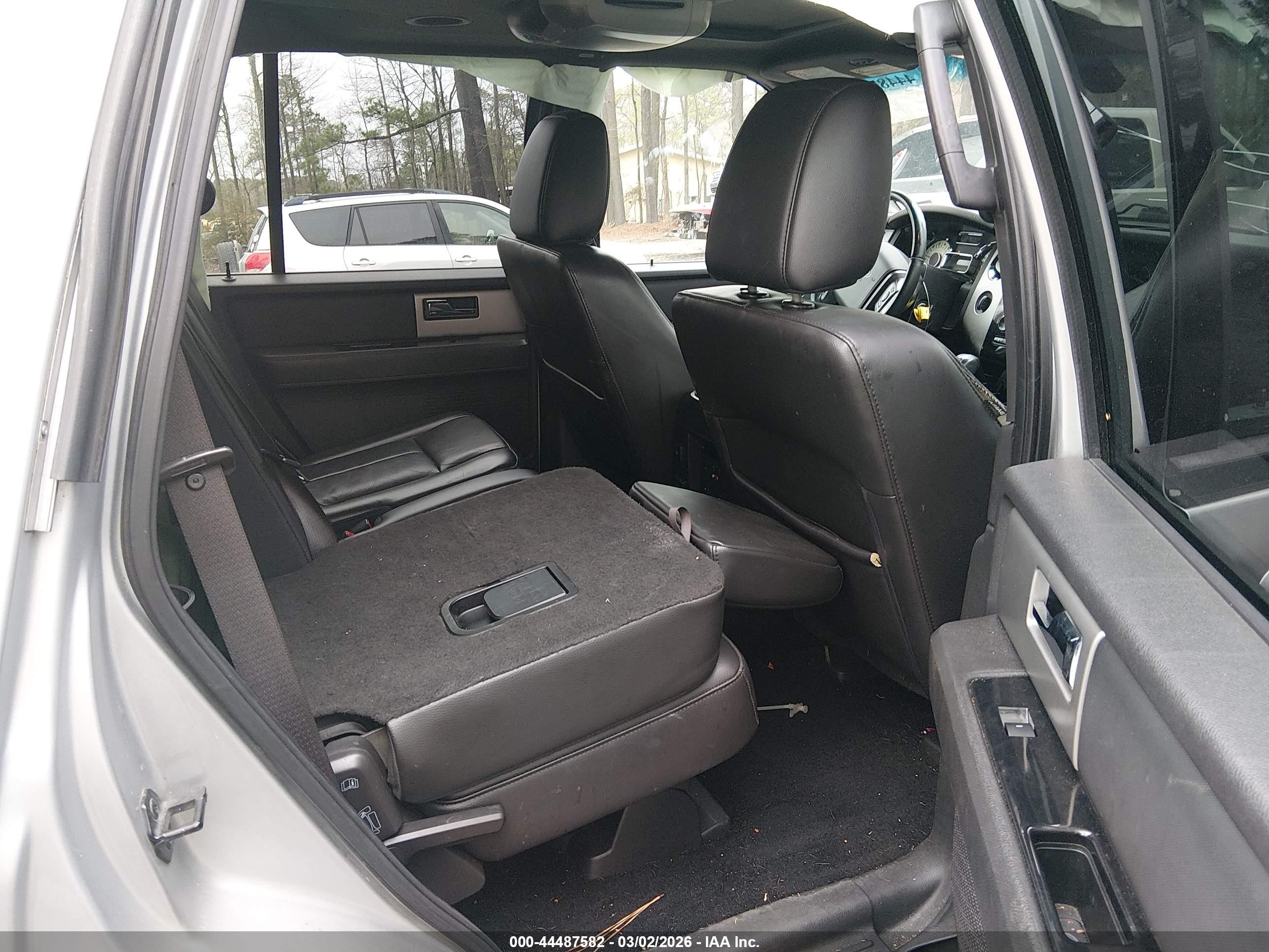 FORD EXPEDITION image 8