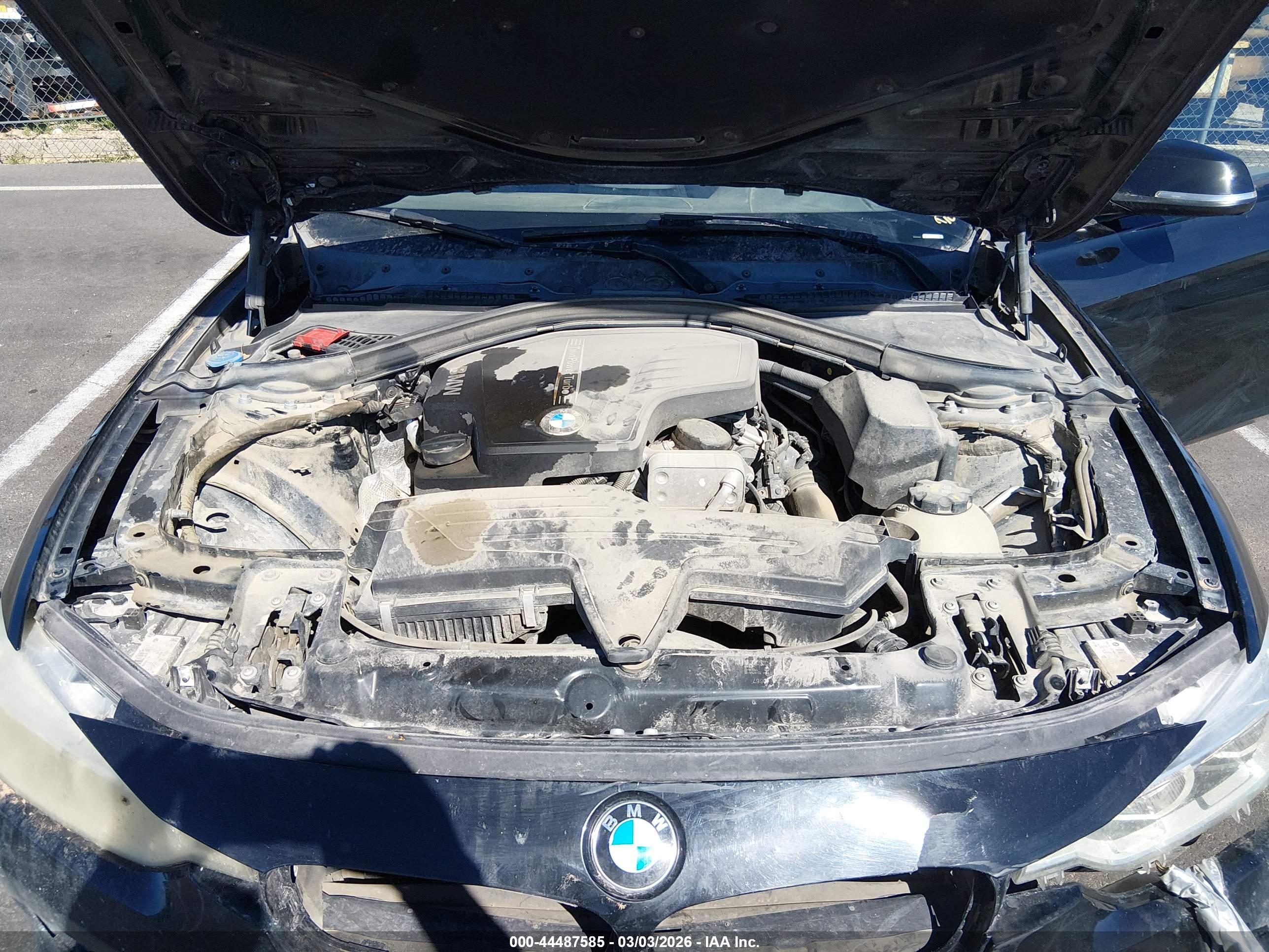 BMW 320I image 10