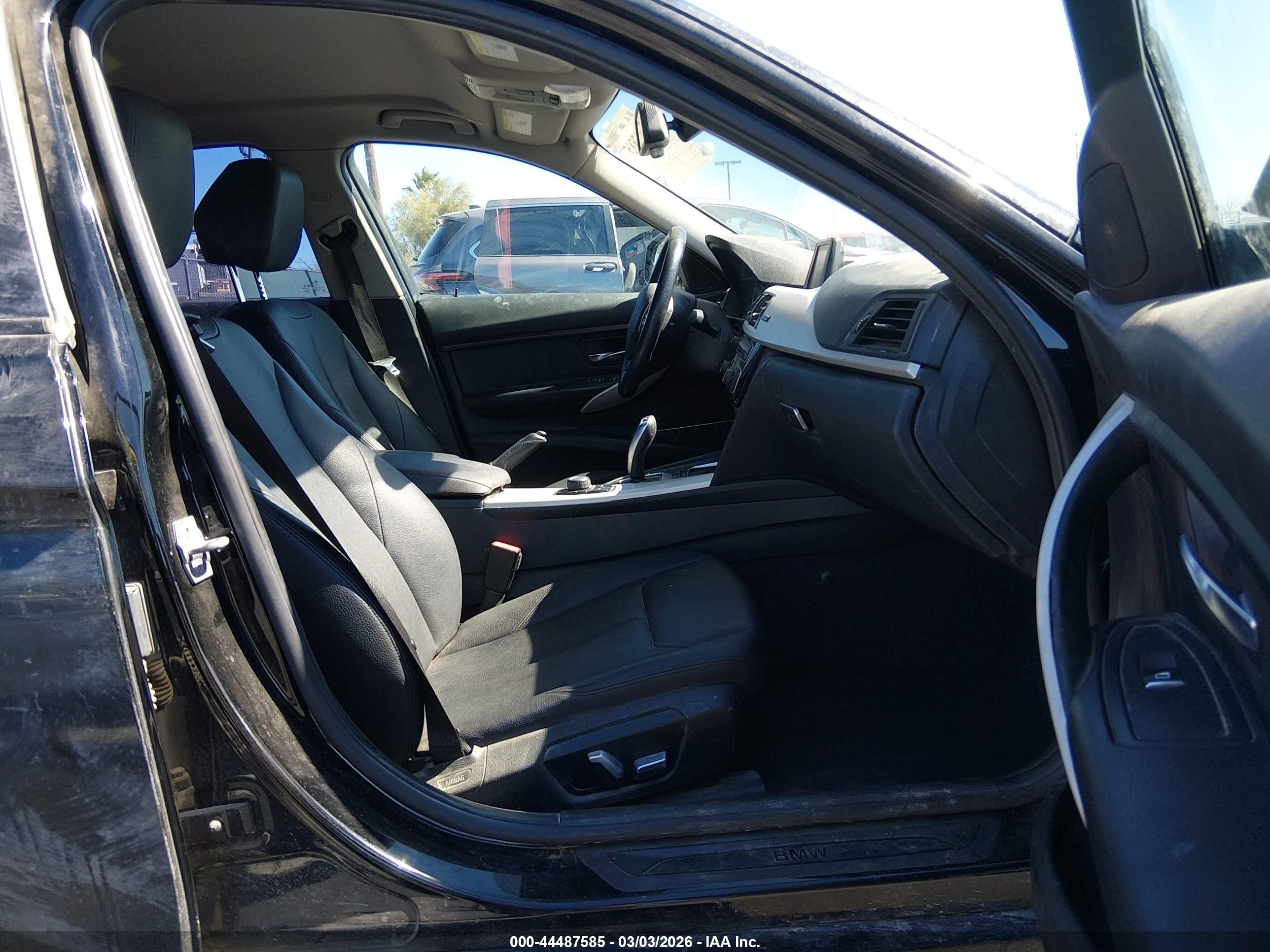 BMW 320I image 5