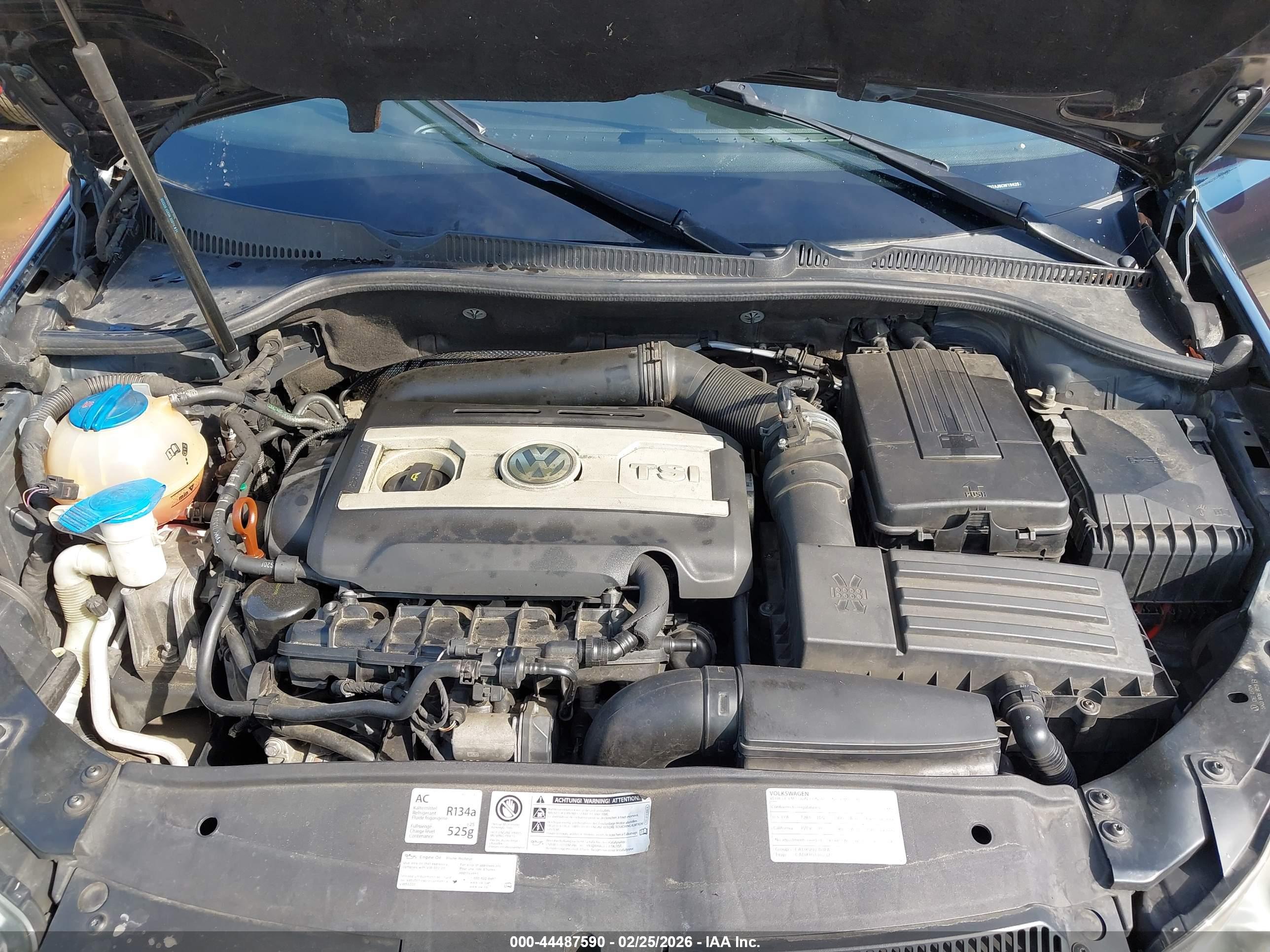 VOLKSWAGEN GTI image 10