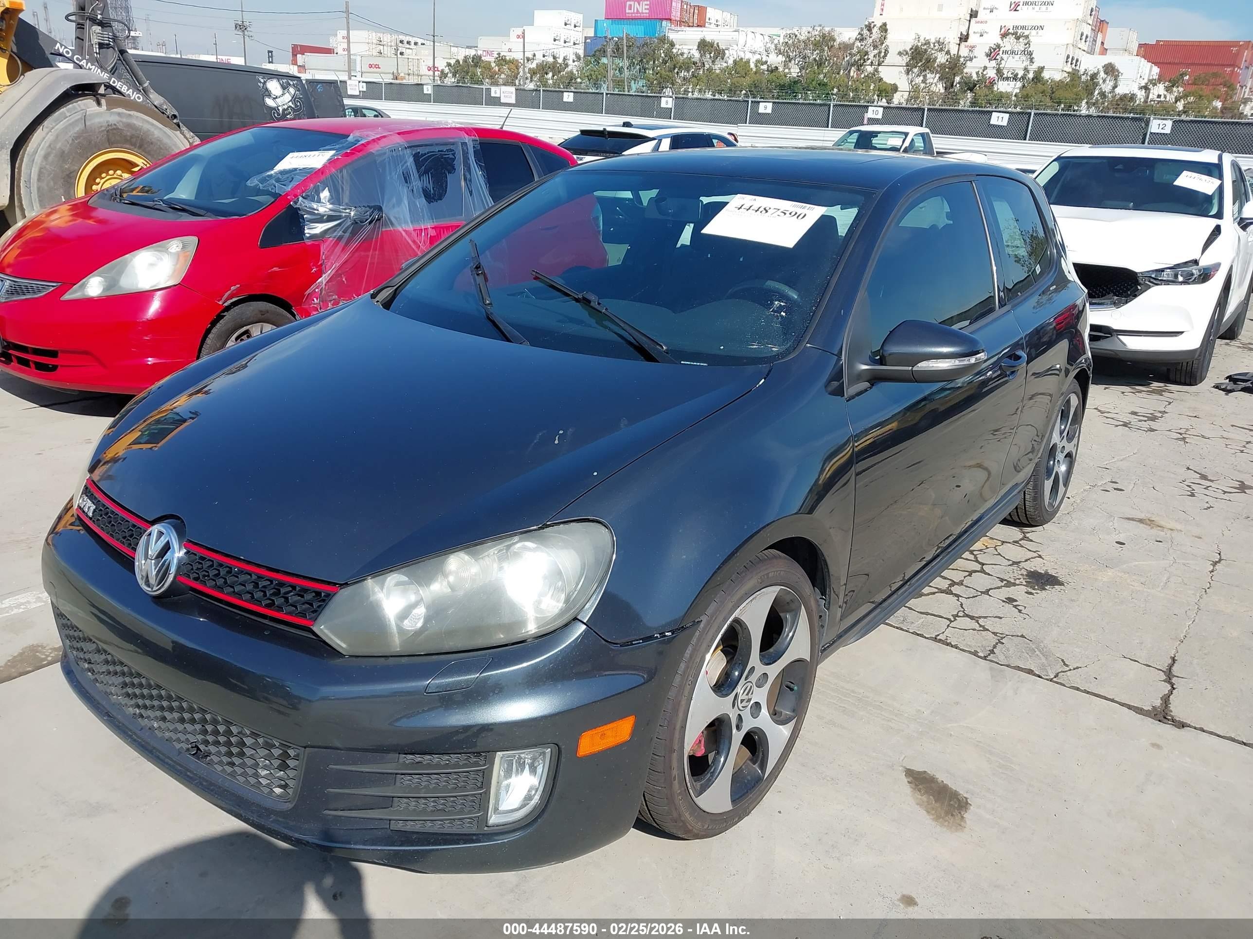 VOLKSWAGEN GTI image 6