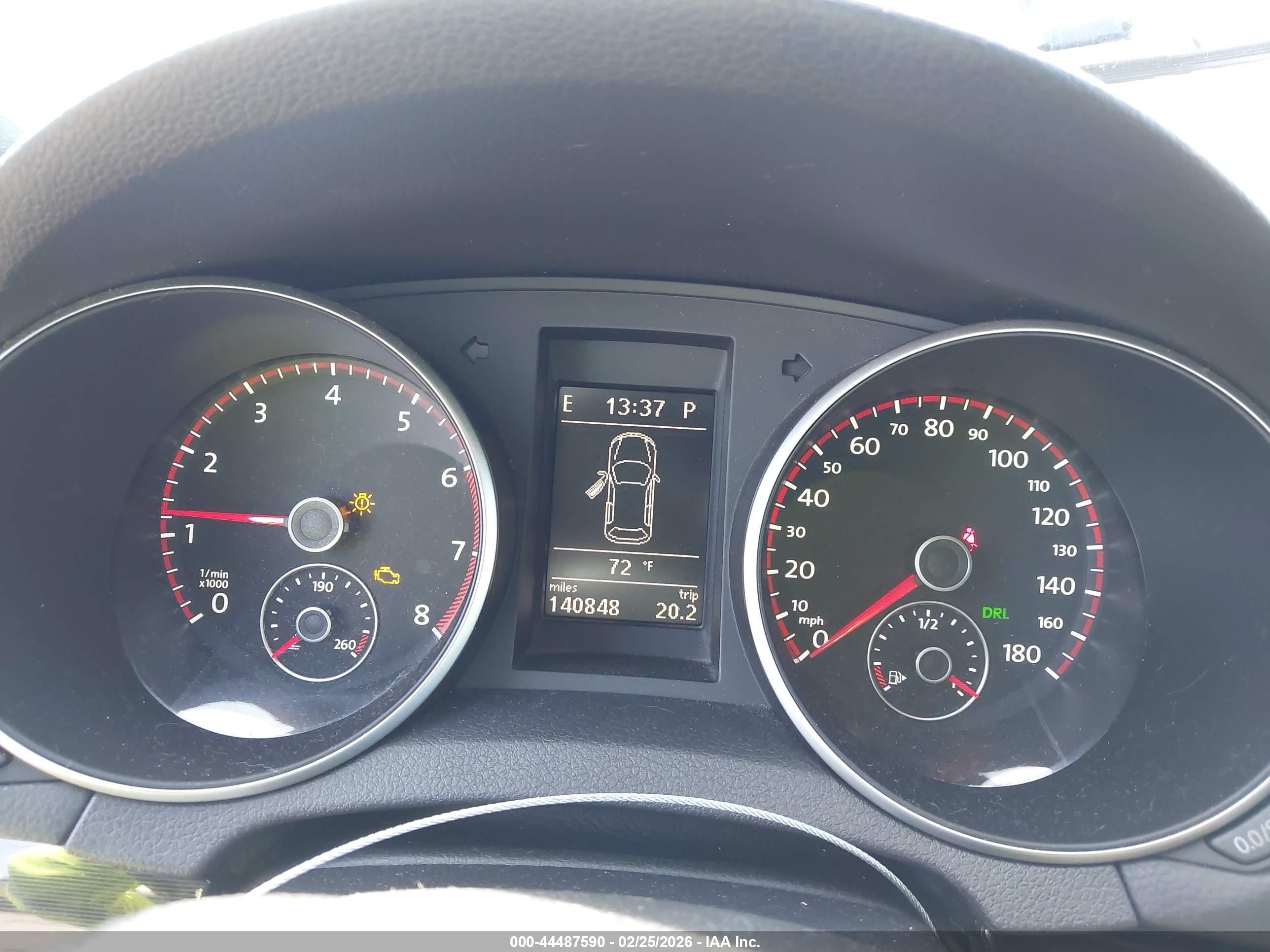 VOLKSWAGEN GTI image 7
