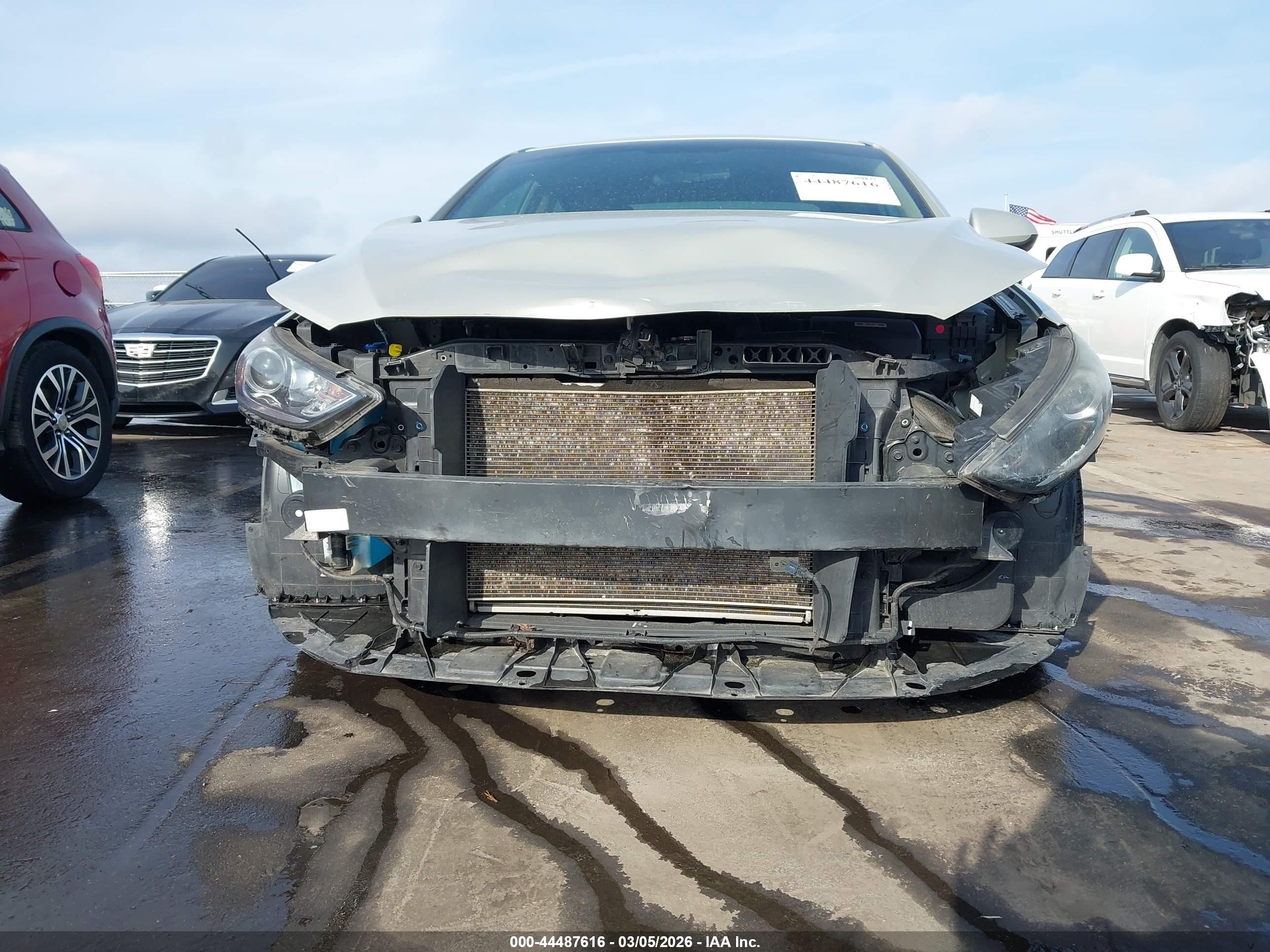 HYUNDAI ELANTRA image 6