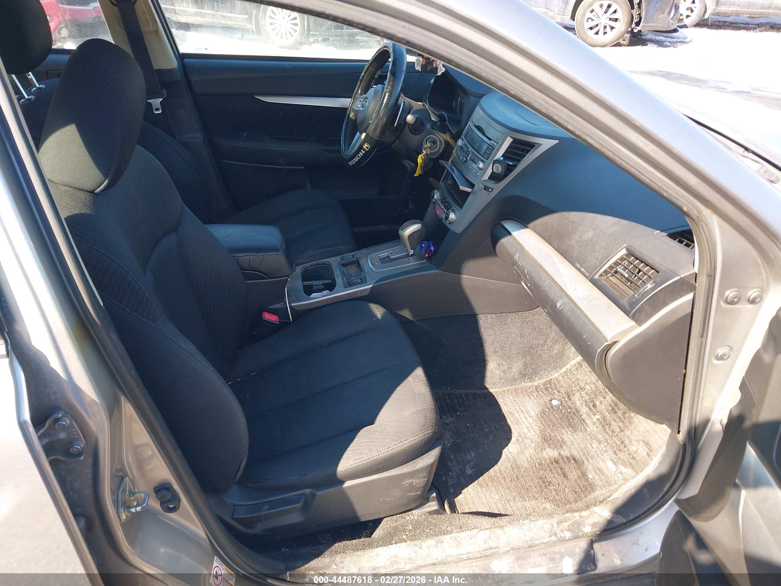 SUBARU LEGACY image 5