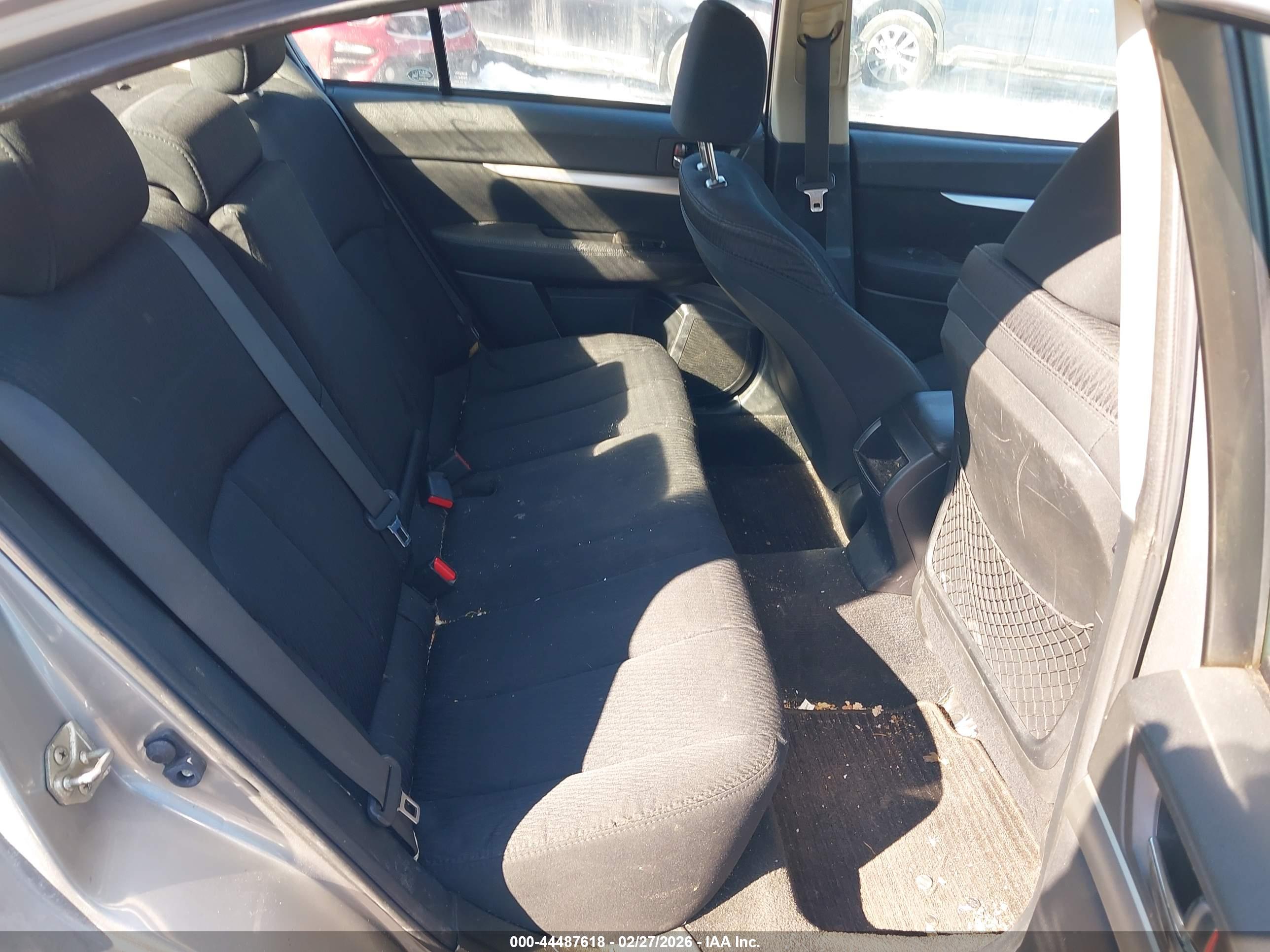 SUBARU LEGACY image 8