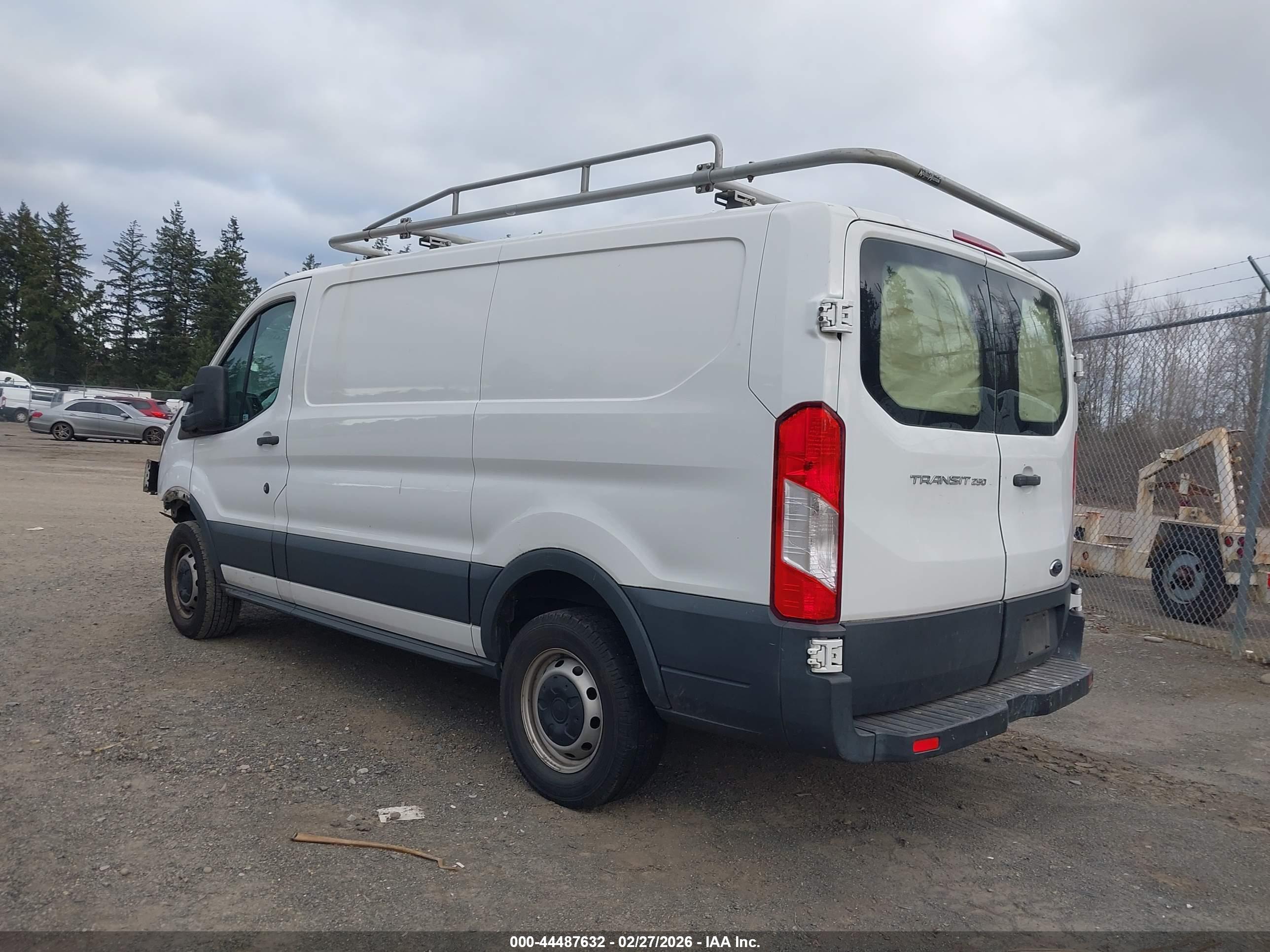 FORD TRANSIT-250 image 3
