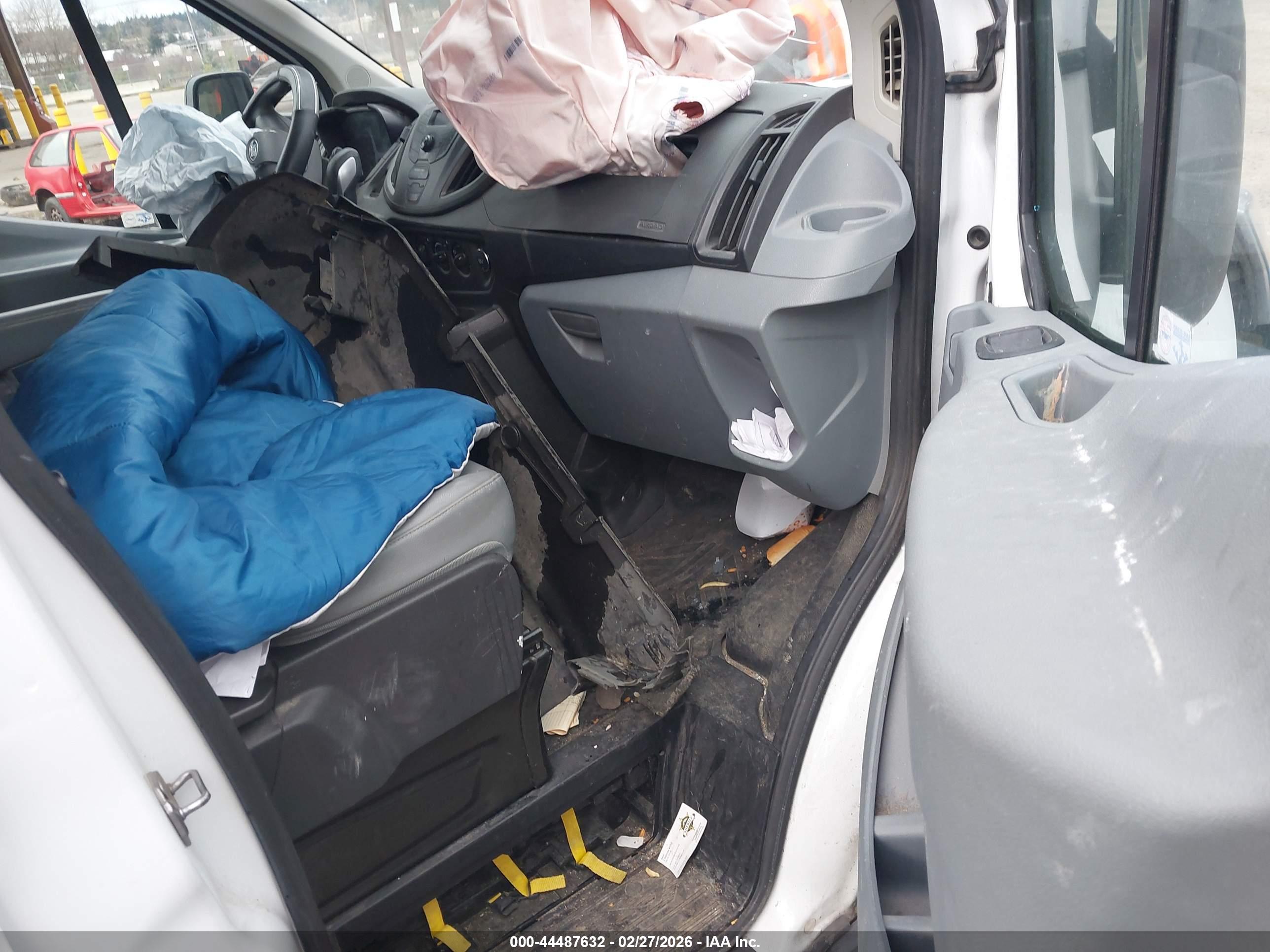 FORD TRANSIT-250 image 5