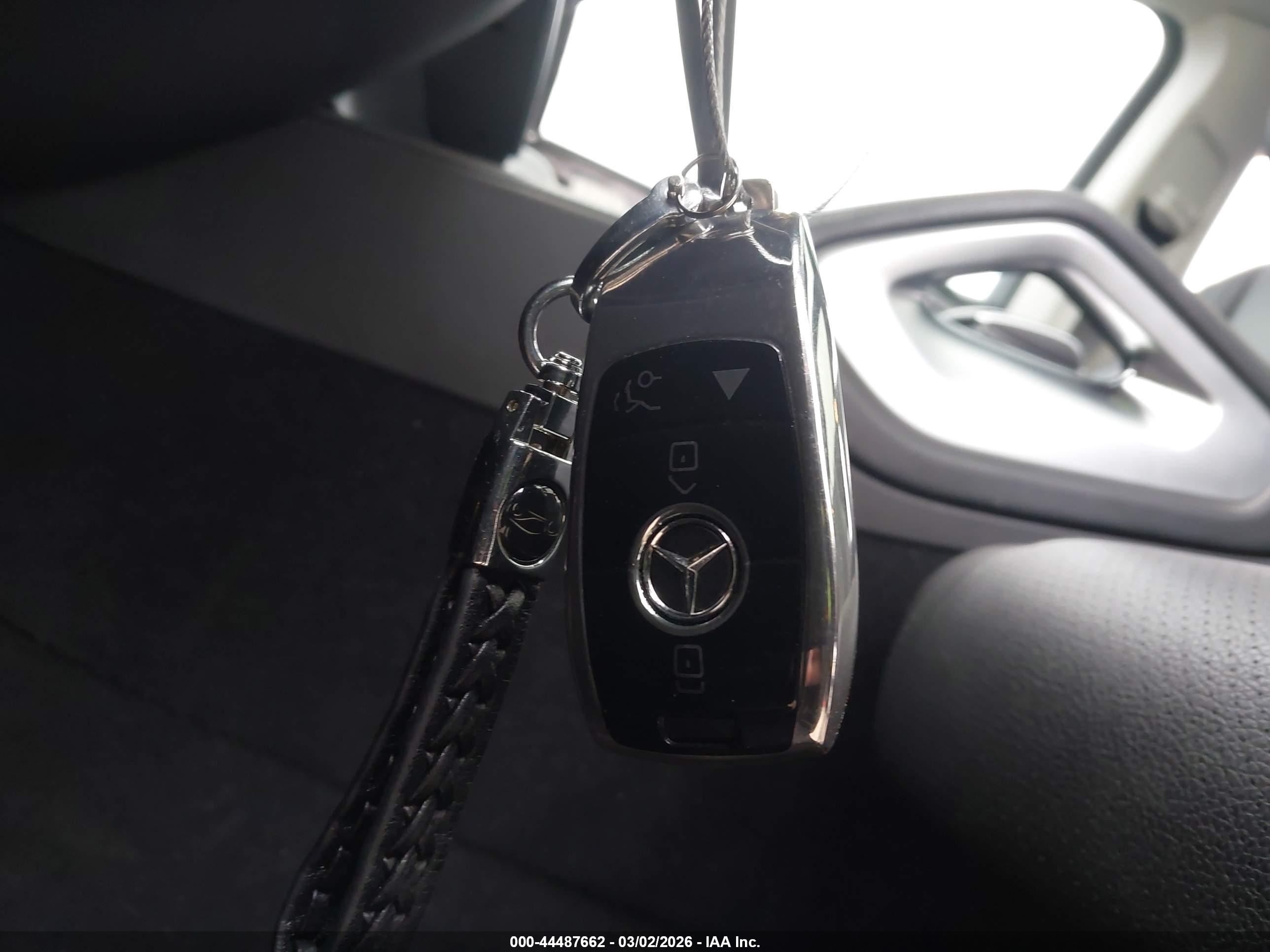 MERCEDES-BENZ GLS image 11