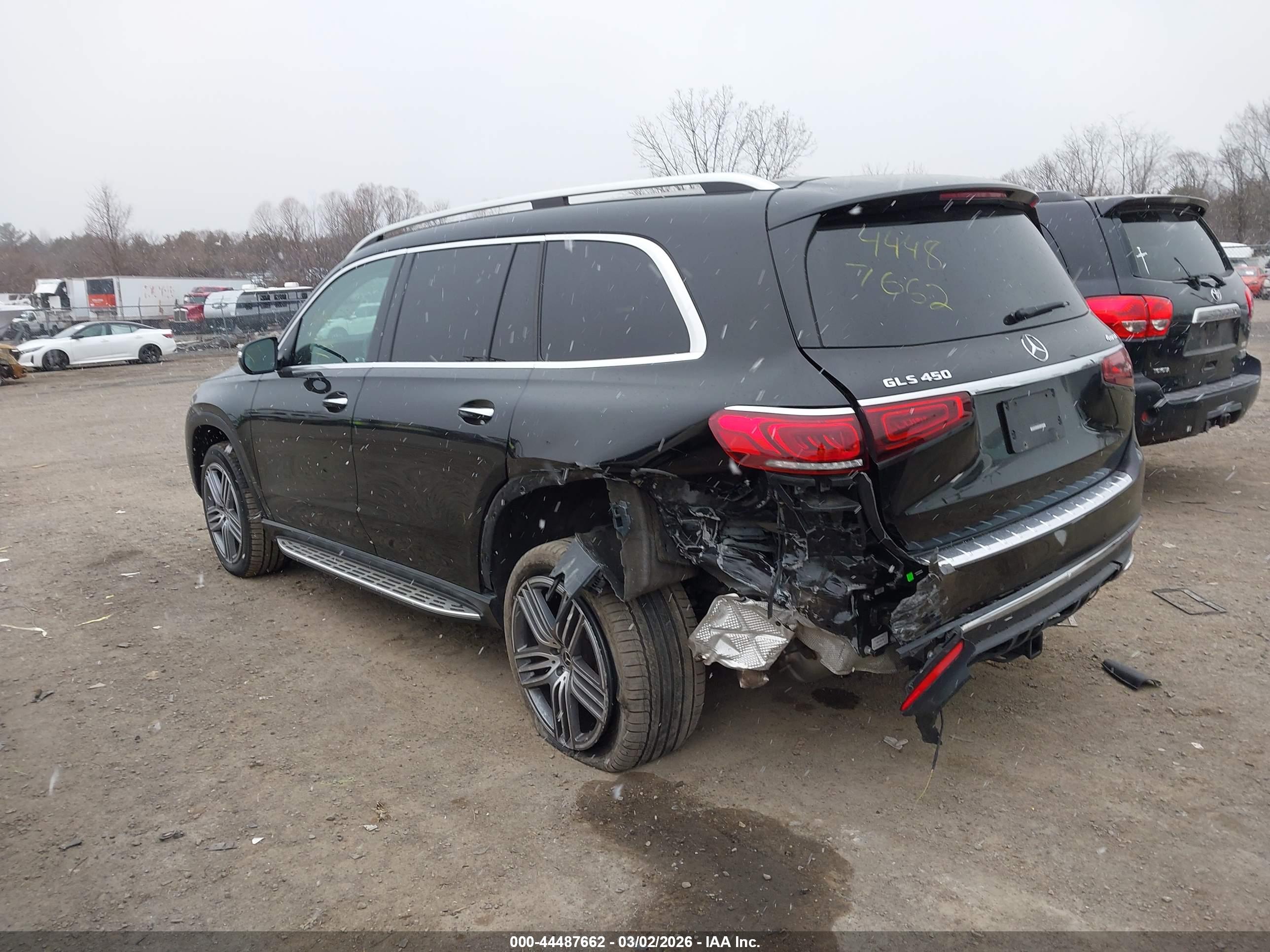 MERCEDES-BENZ GLS image 3