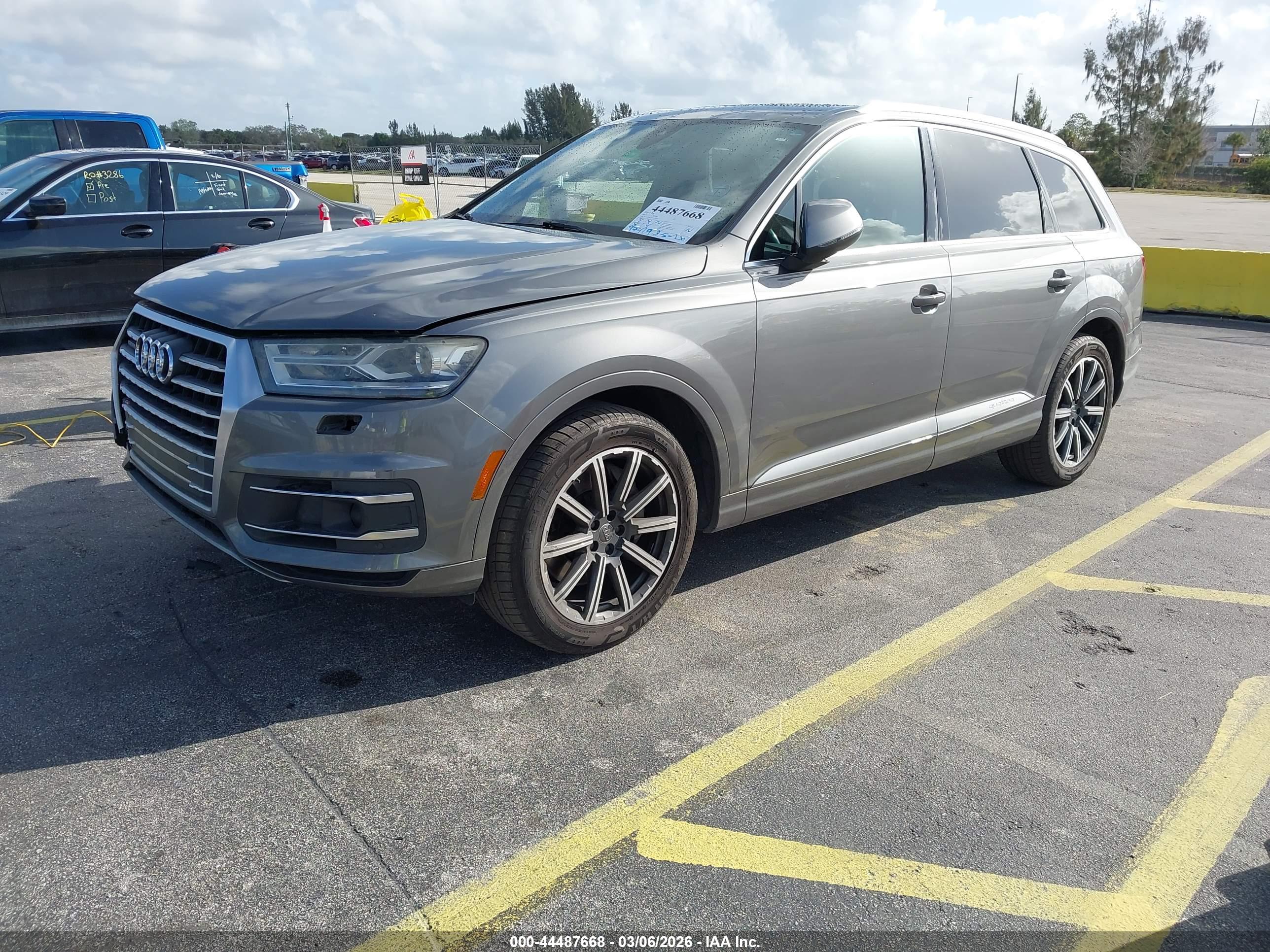 AUDI Q7 image 2
