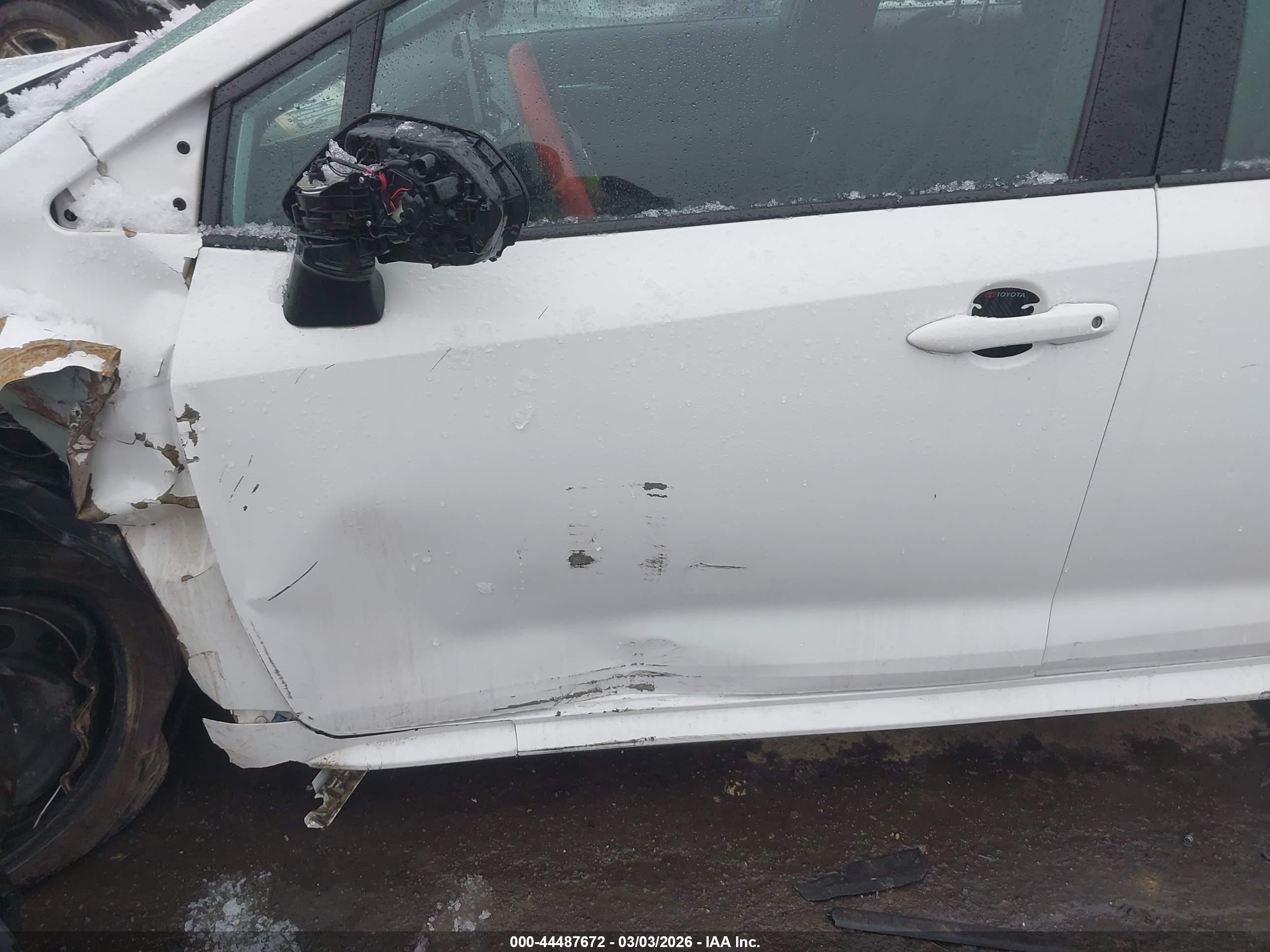 TOYOTA COROLLA image 6