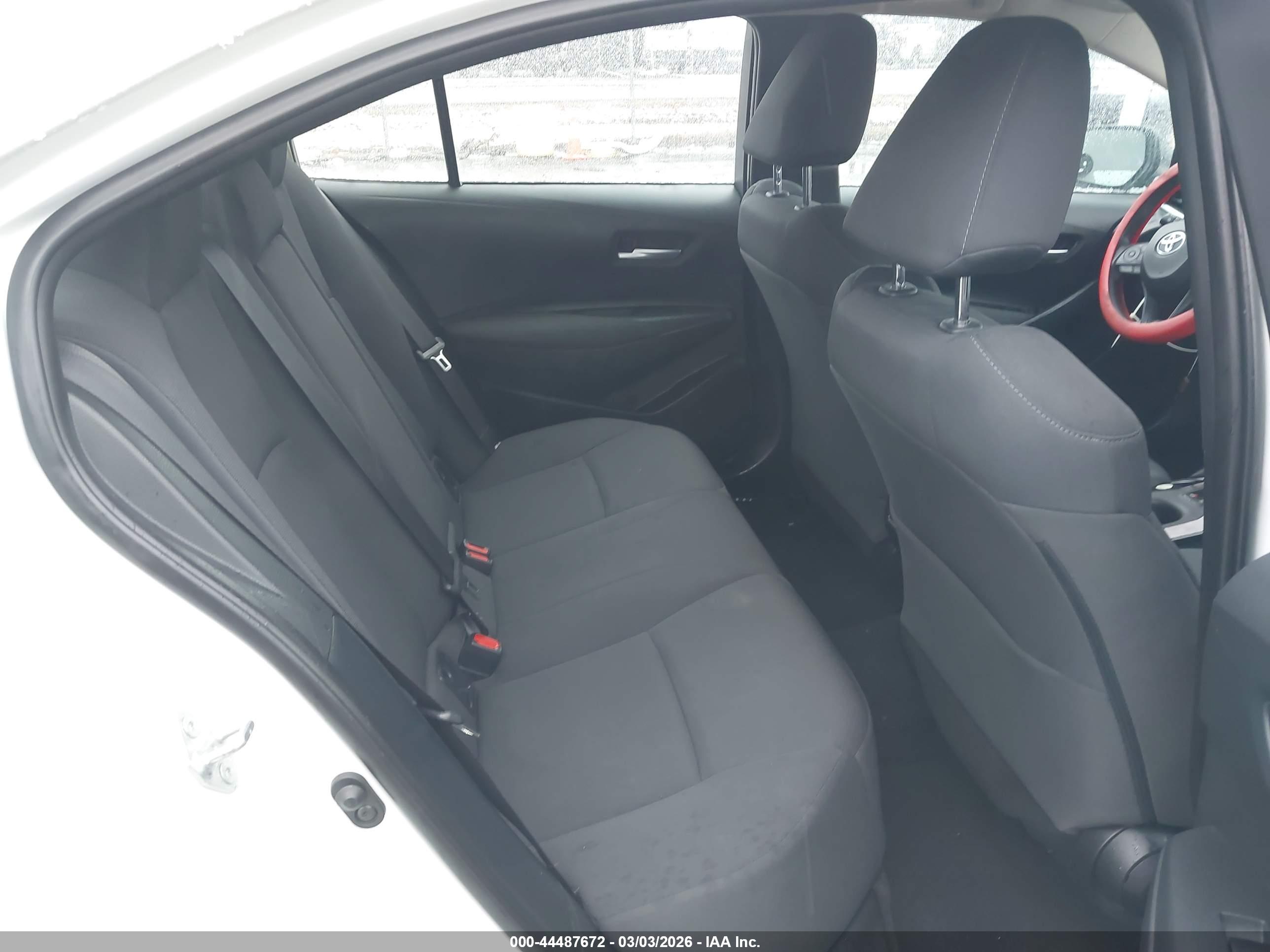 TOYOTA COROLLA image 8