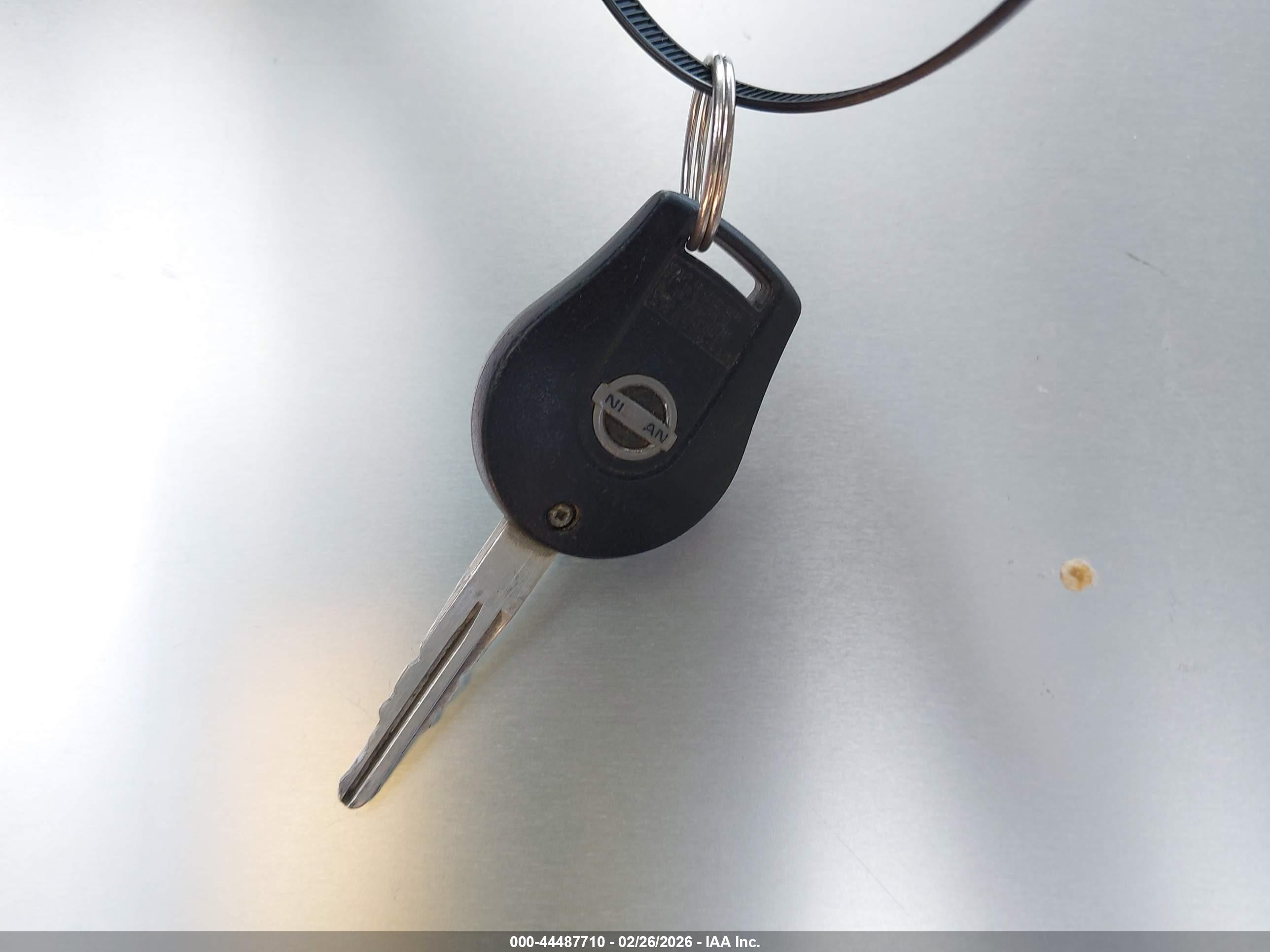 NISSAN VERSA image 11