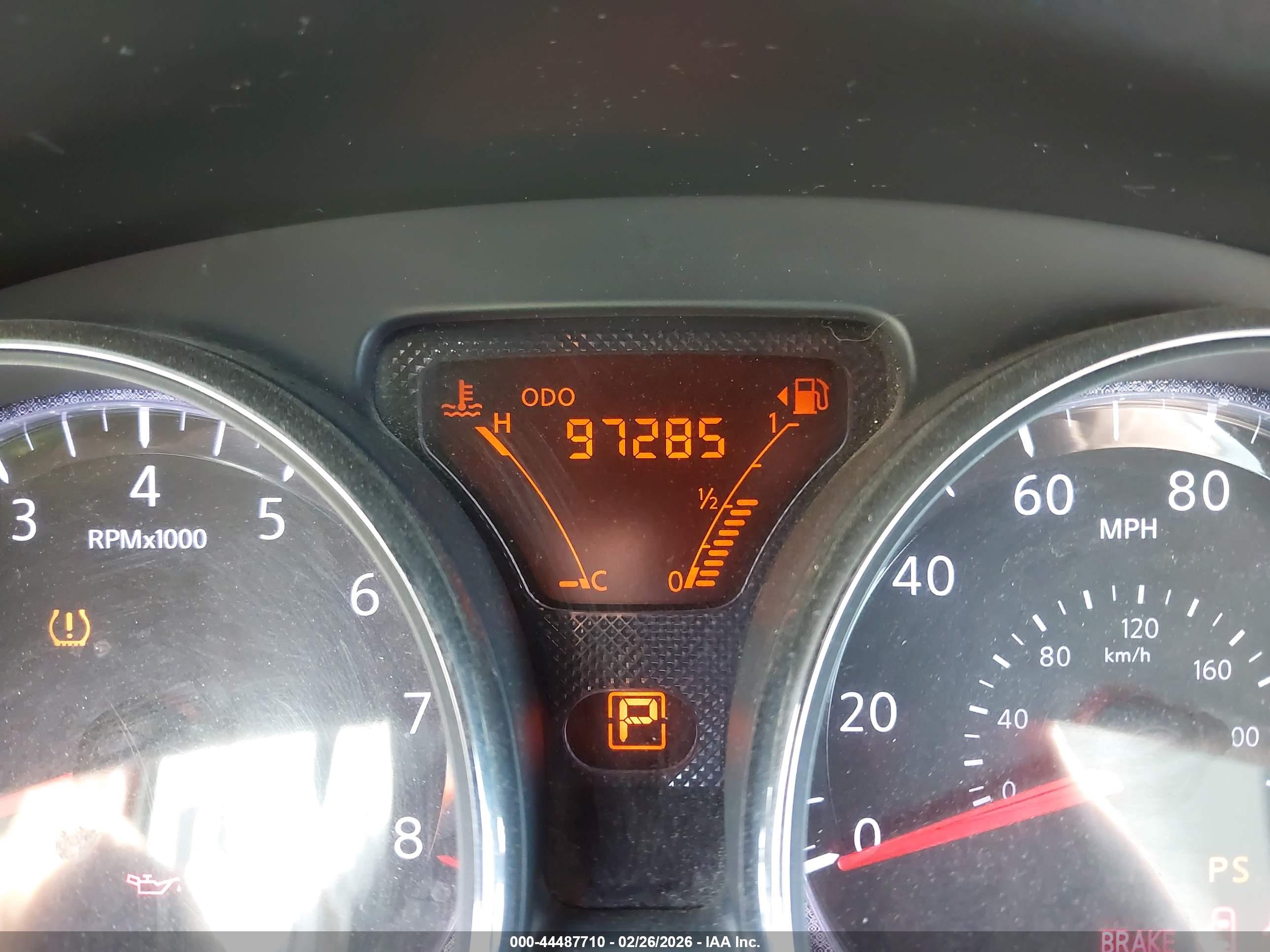NISSAN VERSA image 7