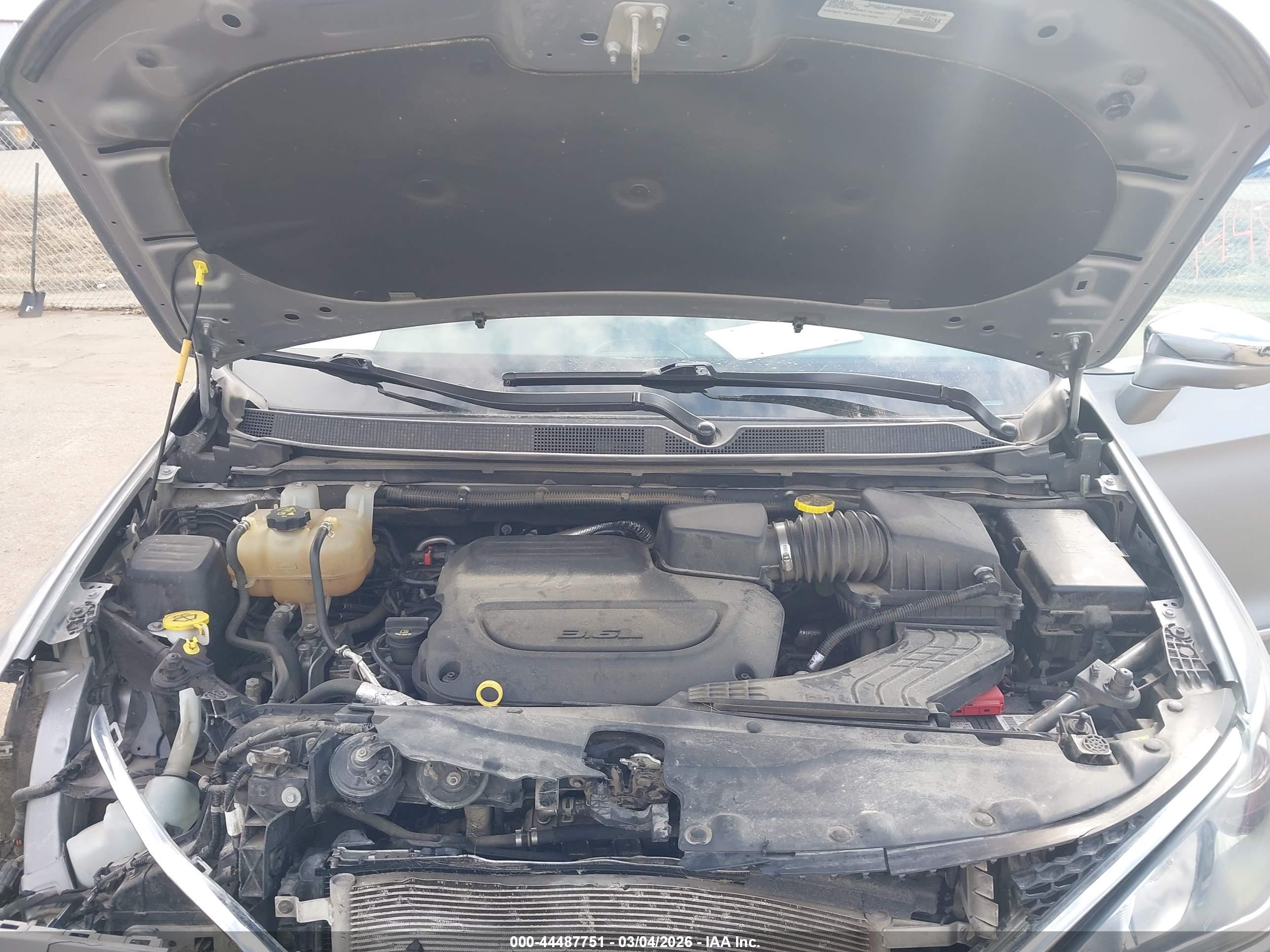 CHRYSLER PACIFICA image 10