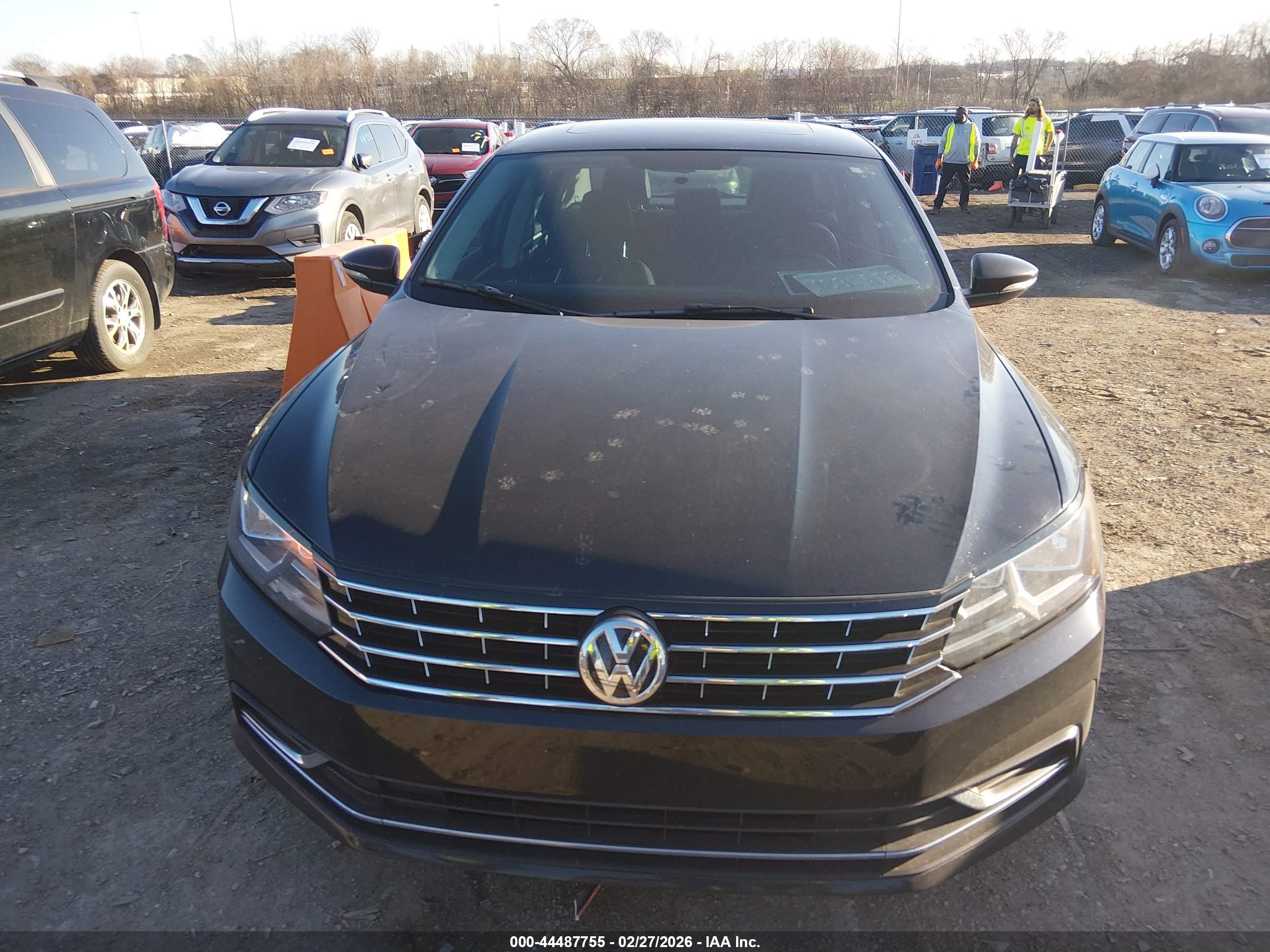 VOLKSWAGEN PASSAT image 6