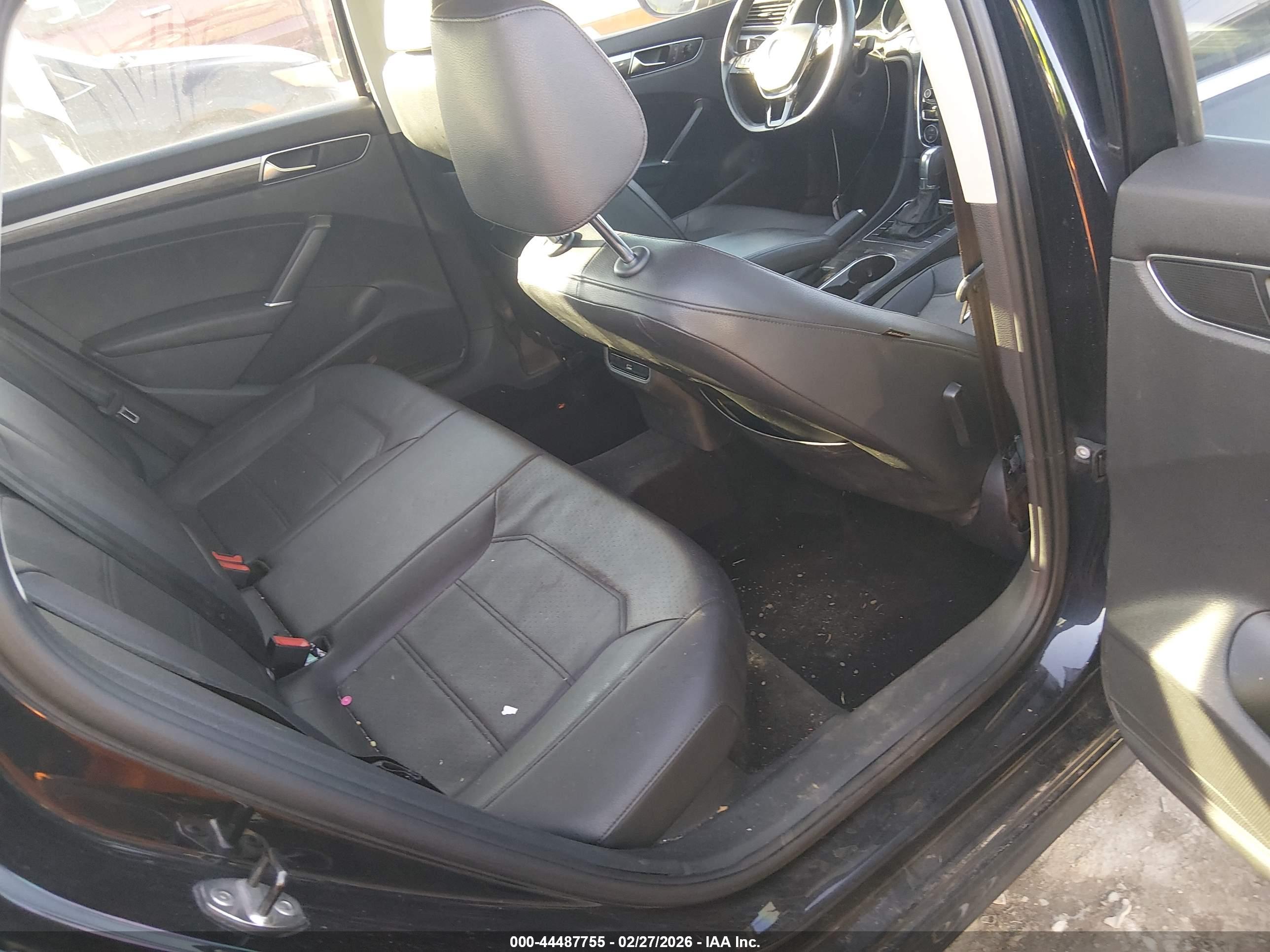 VOLKSWAGEN PASSAT image 8