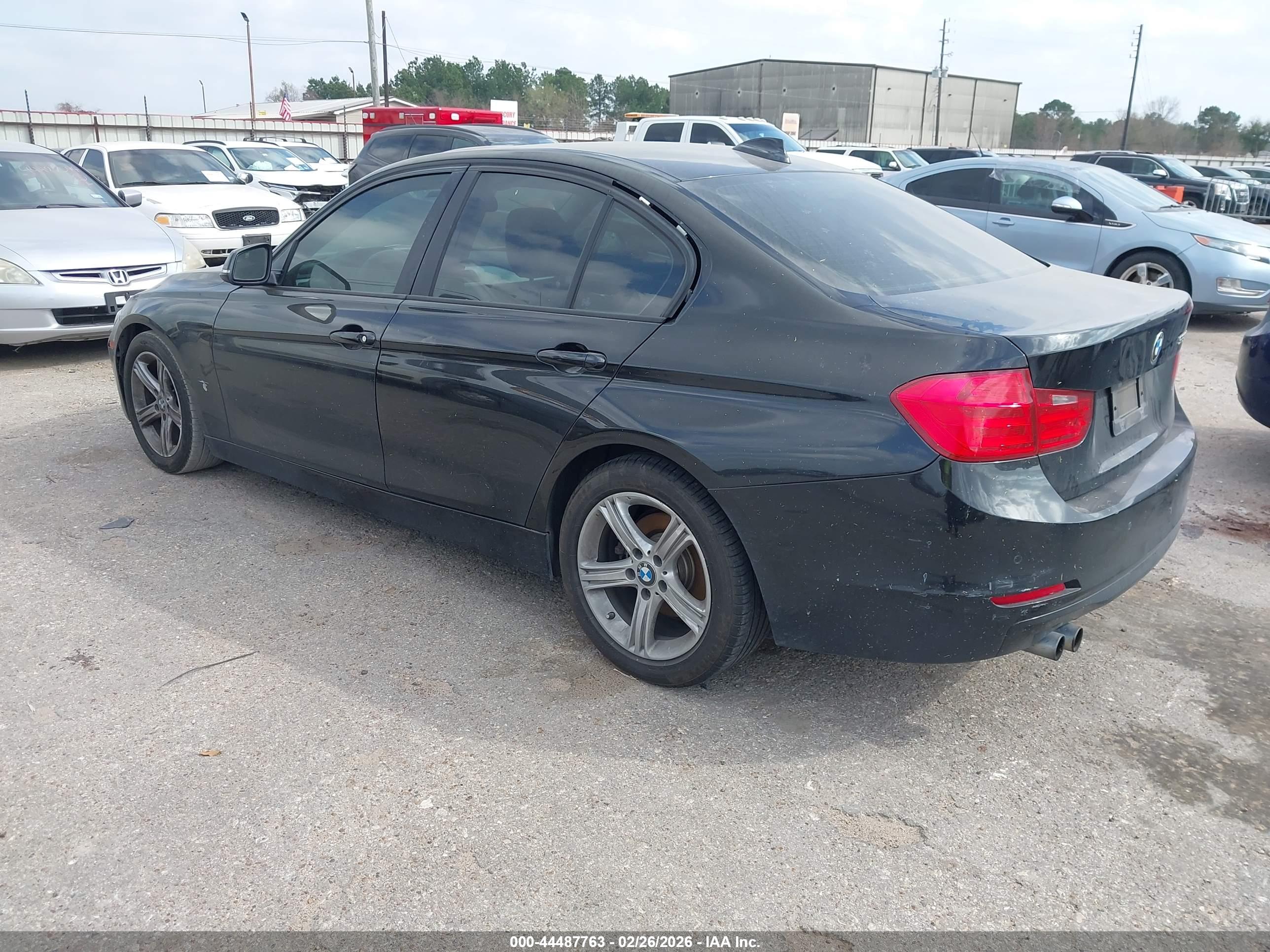 BMW 328I image 3