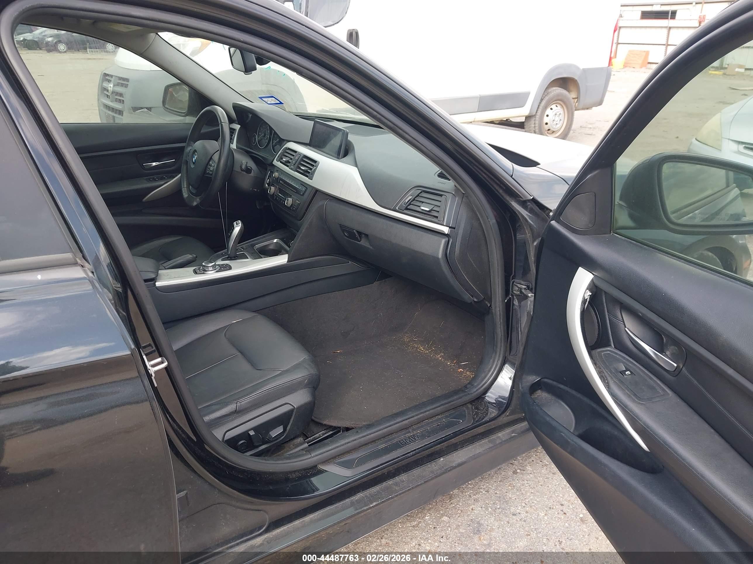 BMW 328I image 5