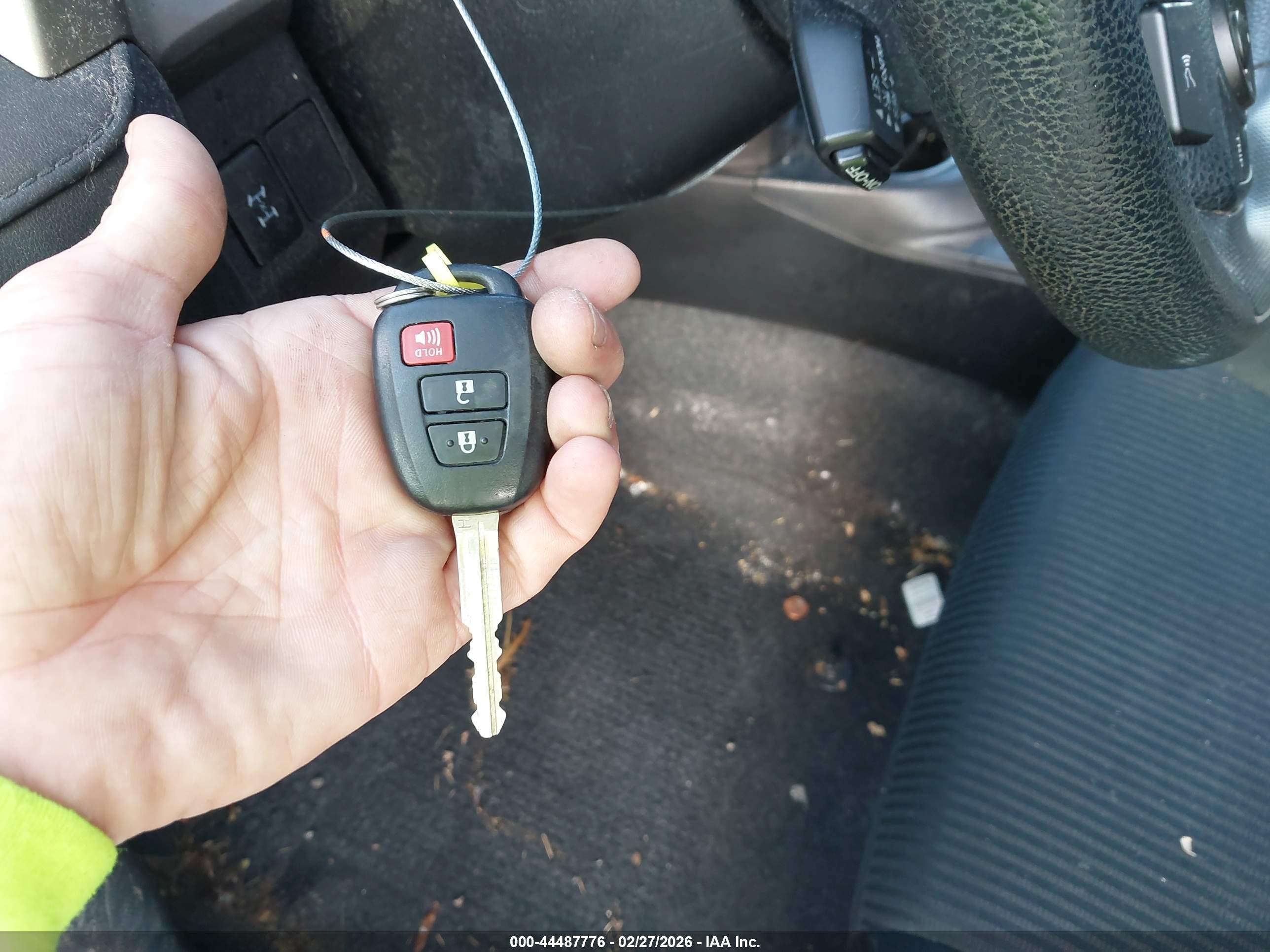 TOYOTA RAV4 image 11