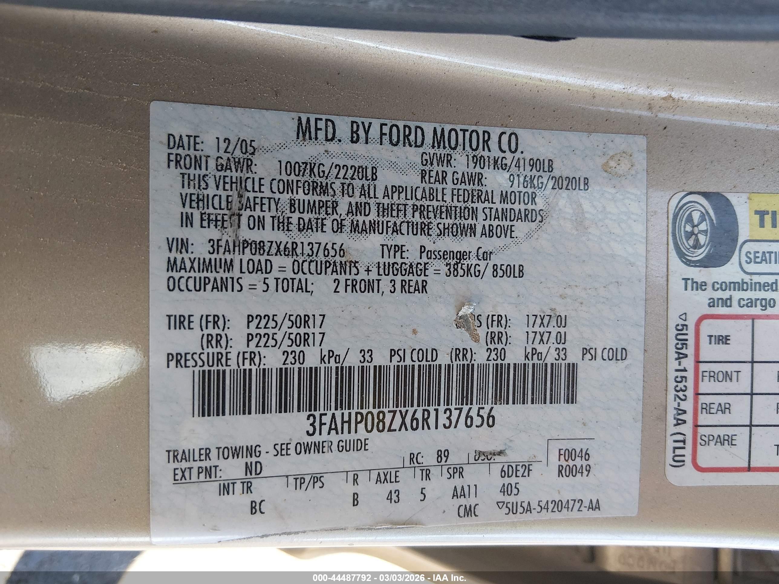 FORD FUSION image 9