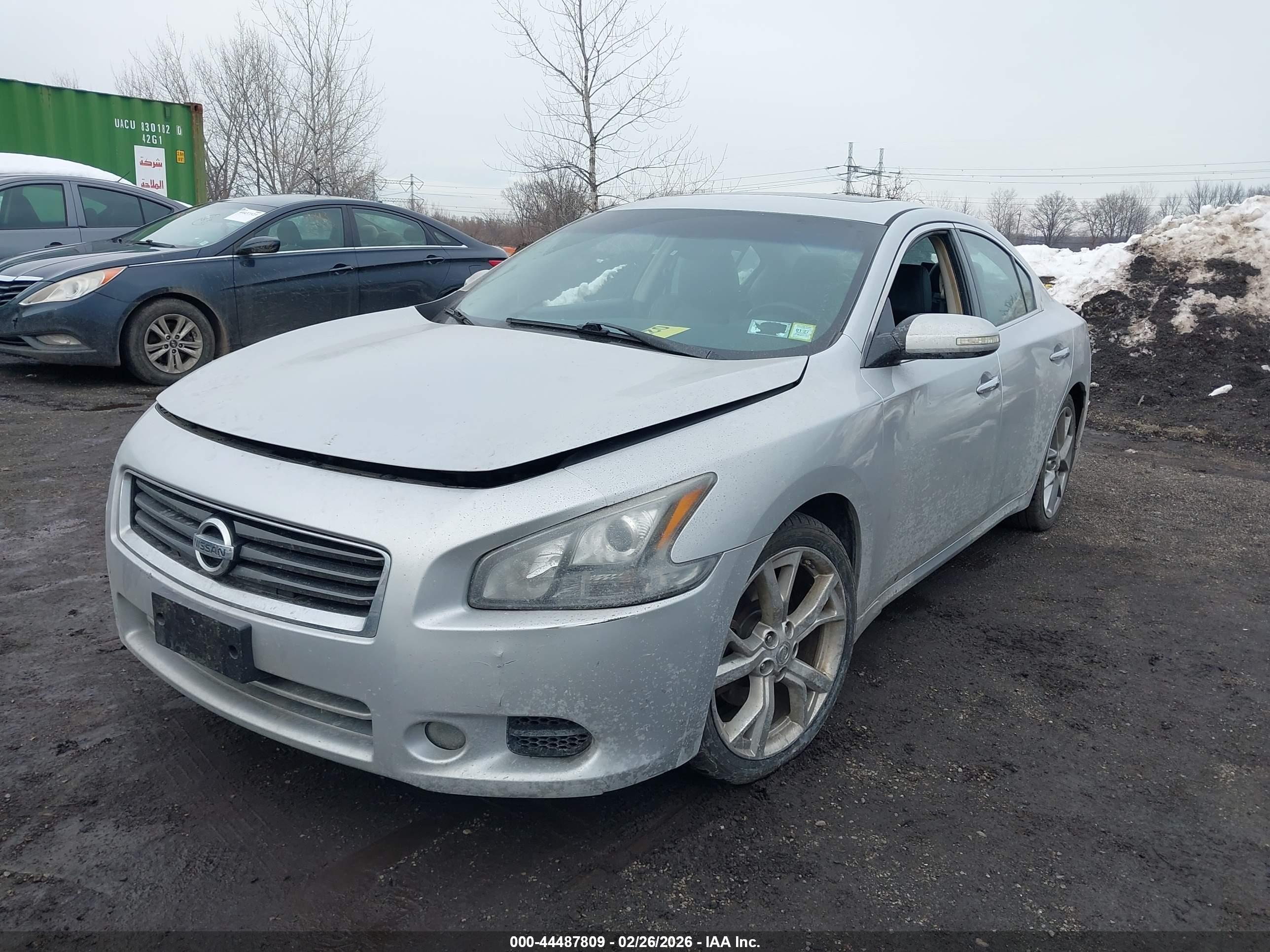 NISSAN MAXIMA image 6