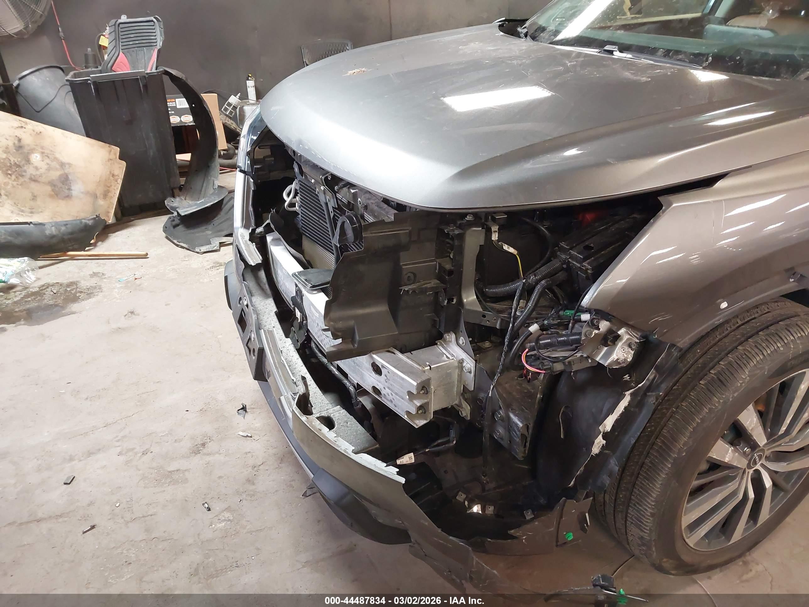 NISSAN PATHFINDER image 6
