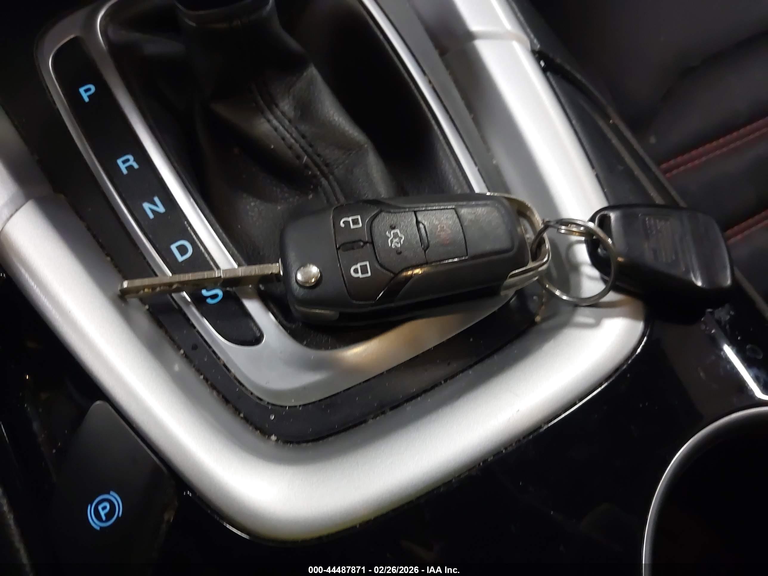 FORD FUSION image 11