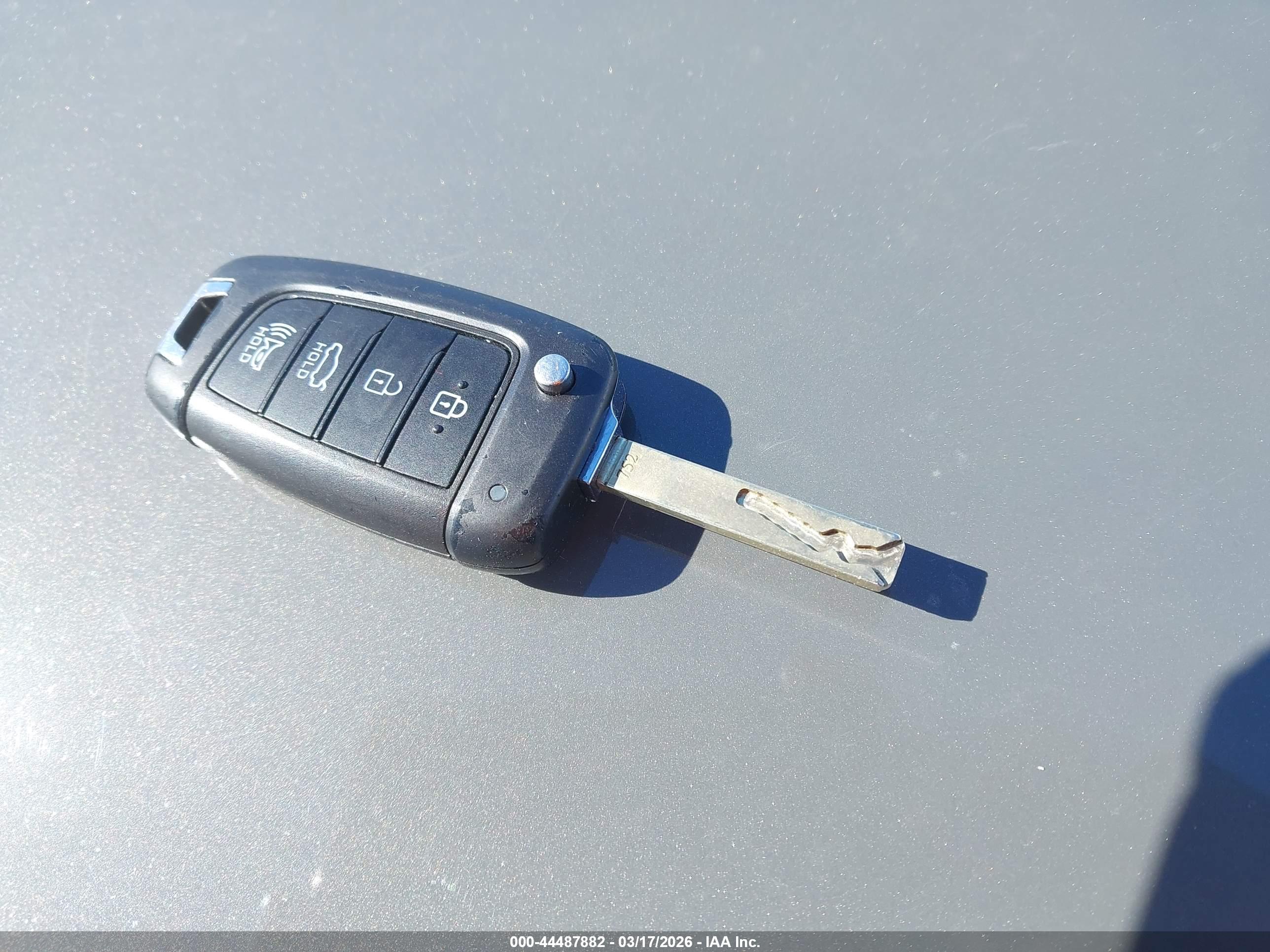 HYUNDAI SONATA image 11