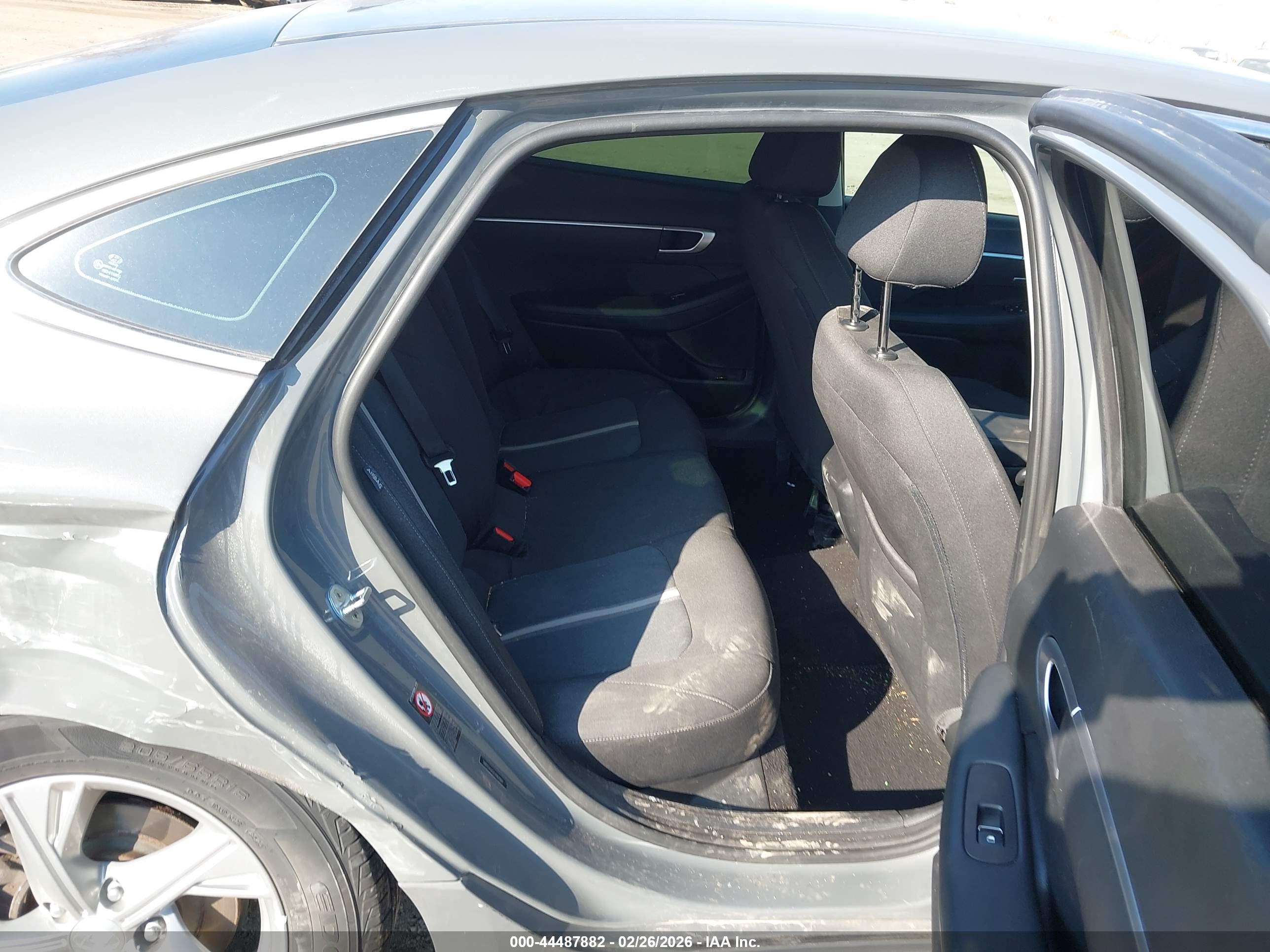 HYUNDAI SONATA image 8