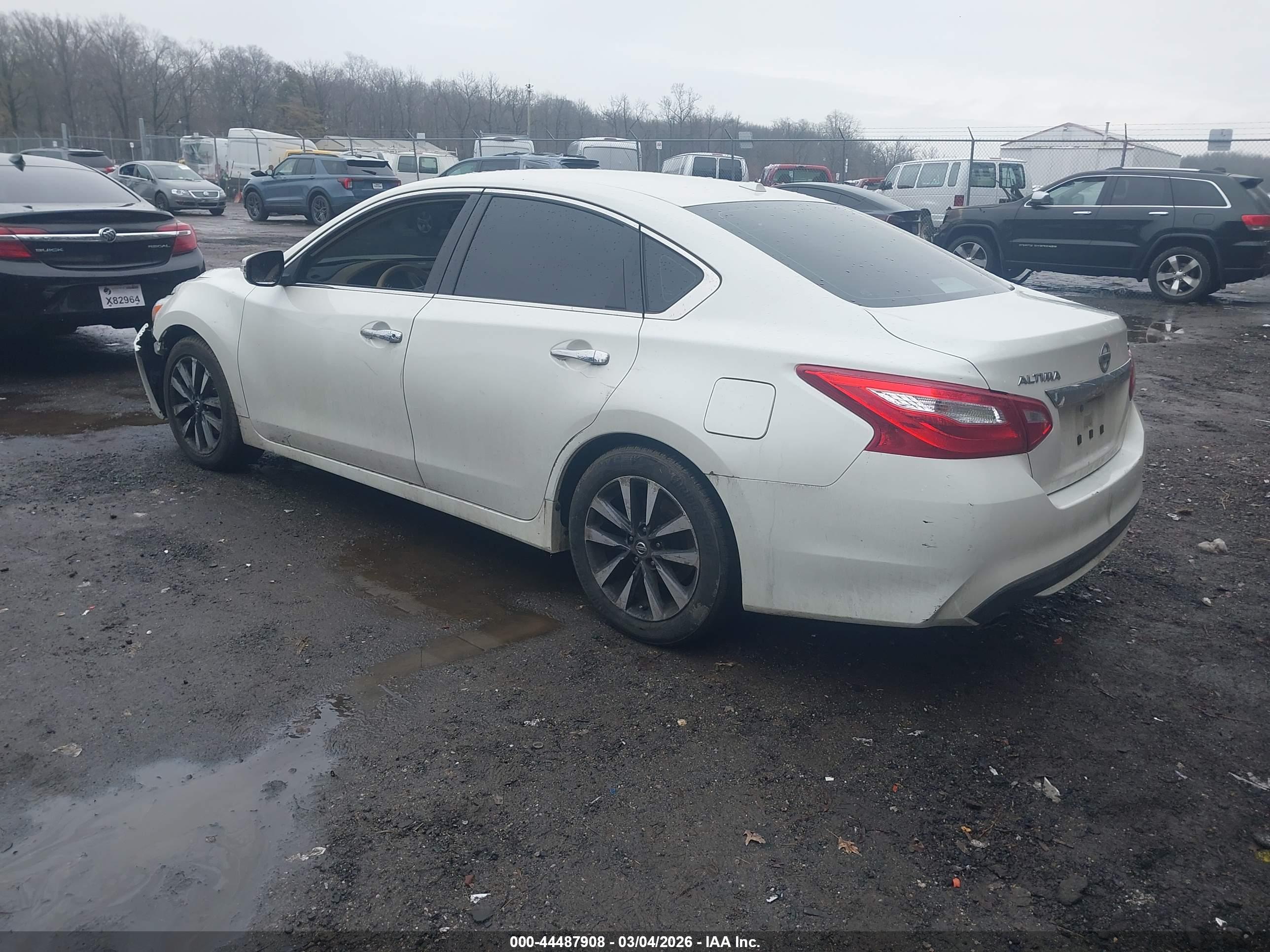 NISSAN ALTIMA image 3