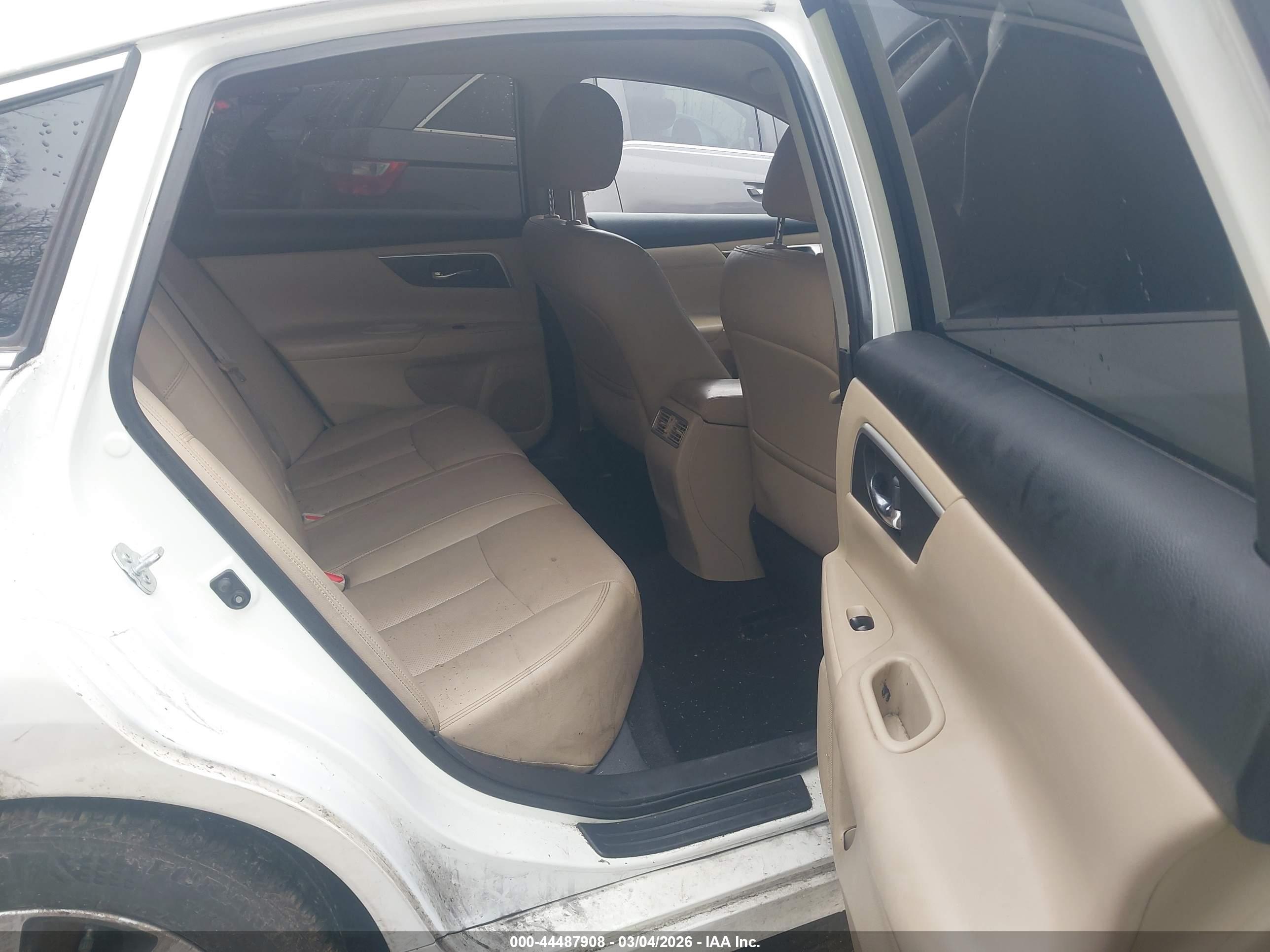 NISSAN ALTIMA image 8