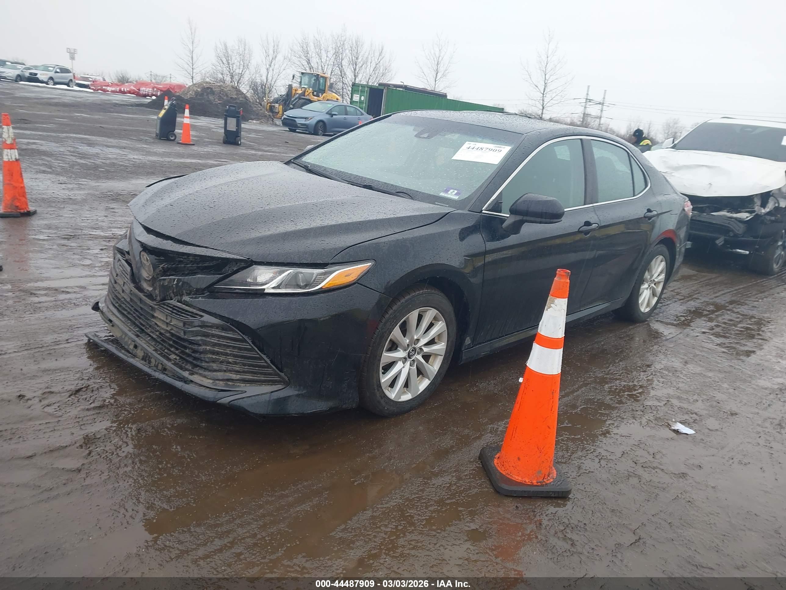 TOYOTA CAMRY image 2