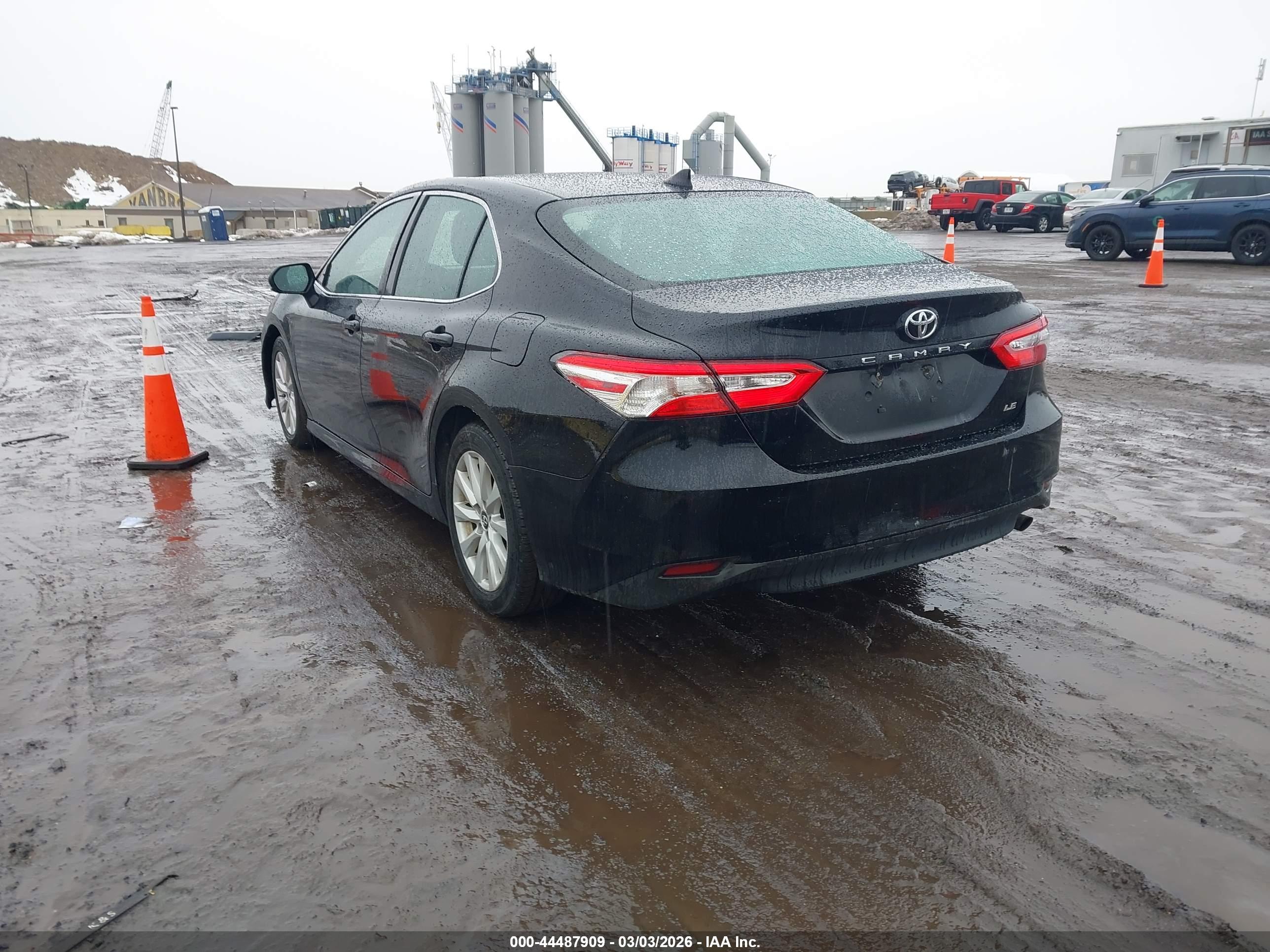 TOYOTA CAMRY image 3