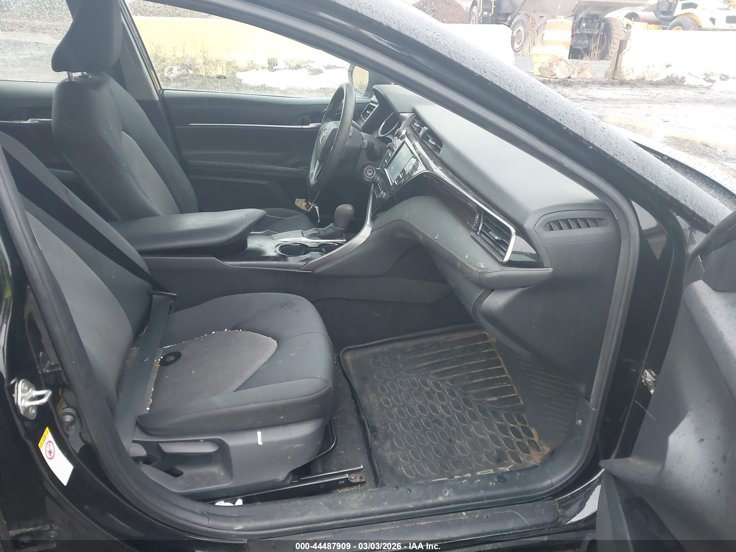 TOYOTA CAMRY image 5