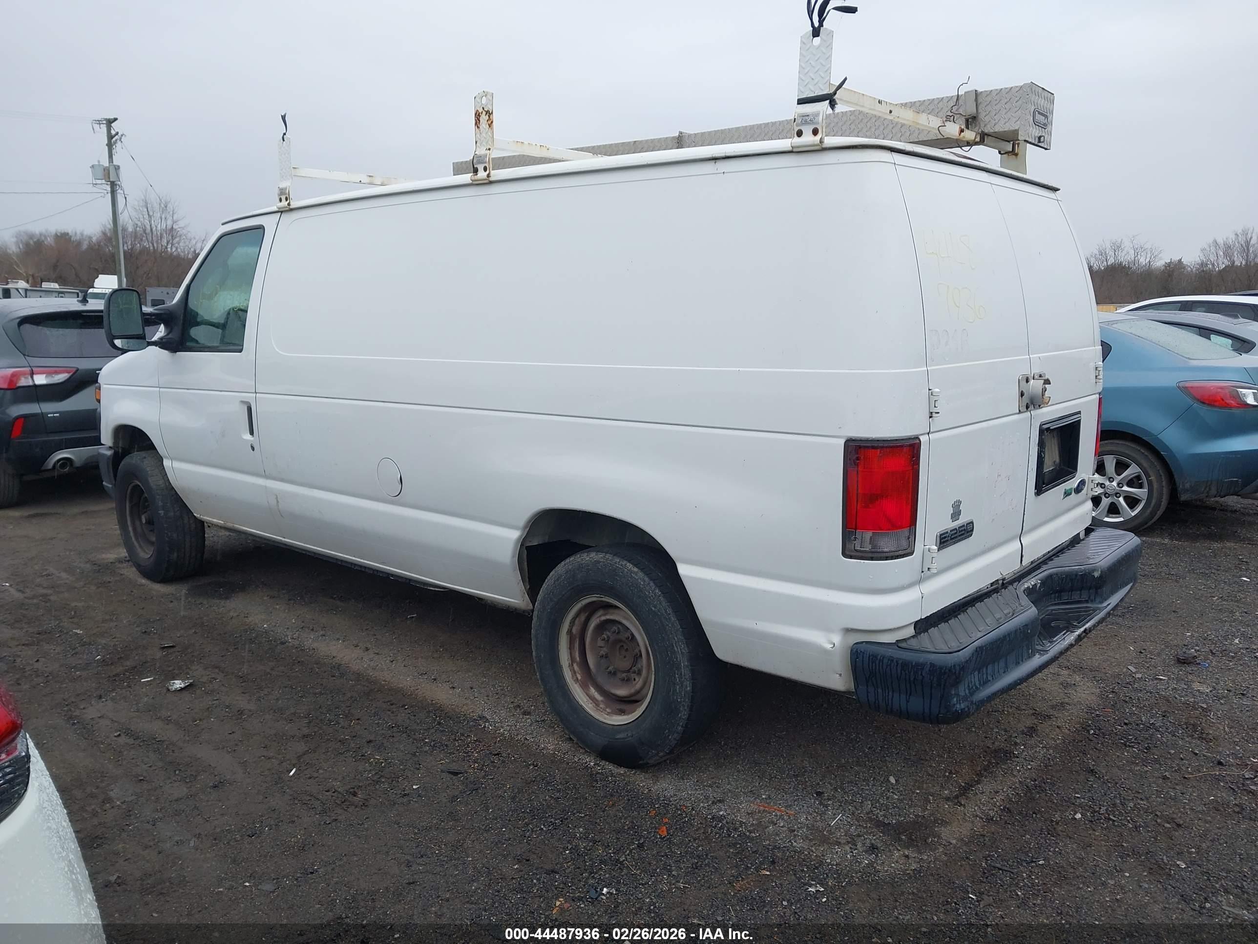 FORD E-250 image 3
