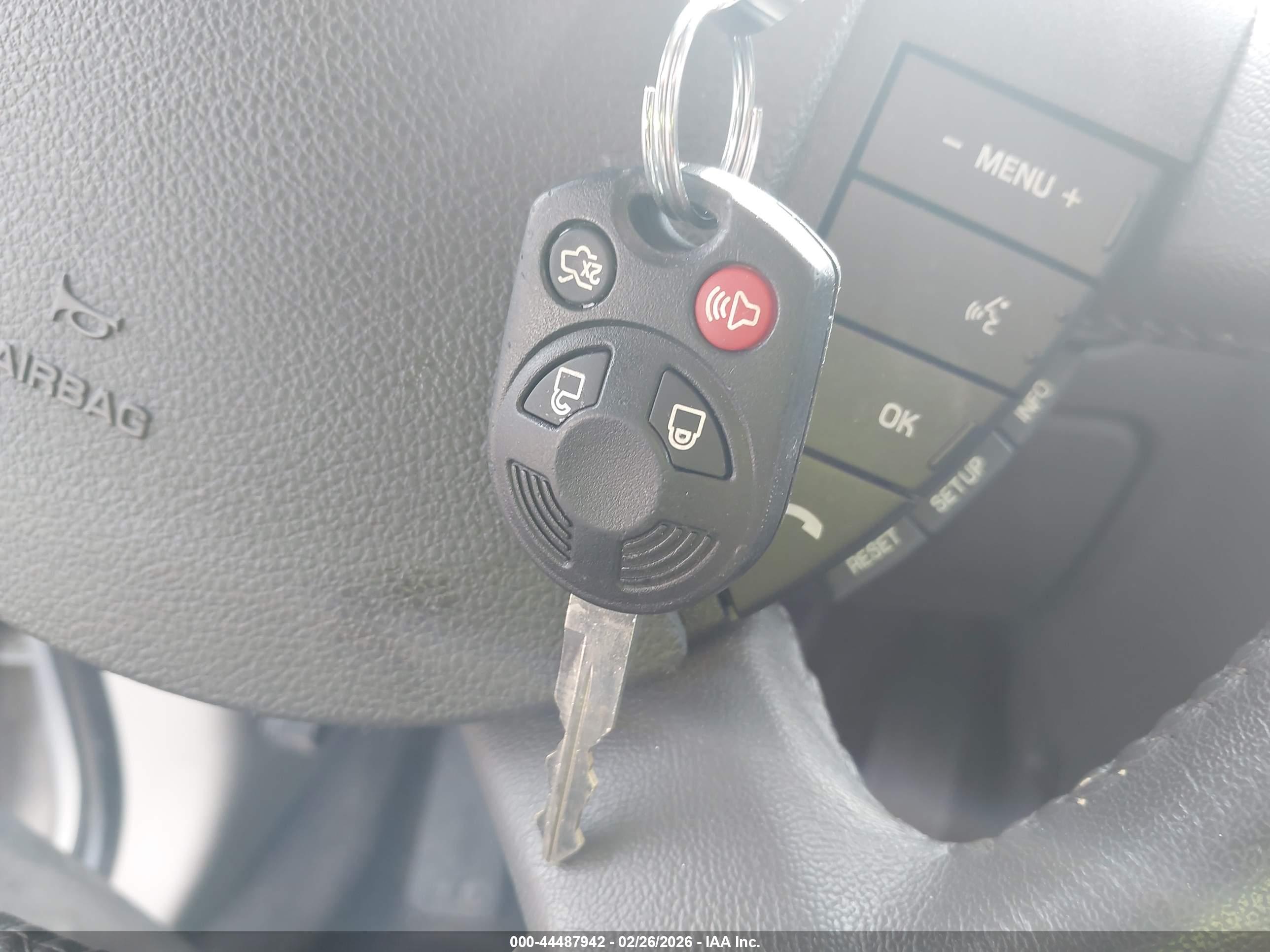 FORD TAURUS image 11
