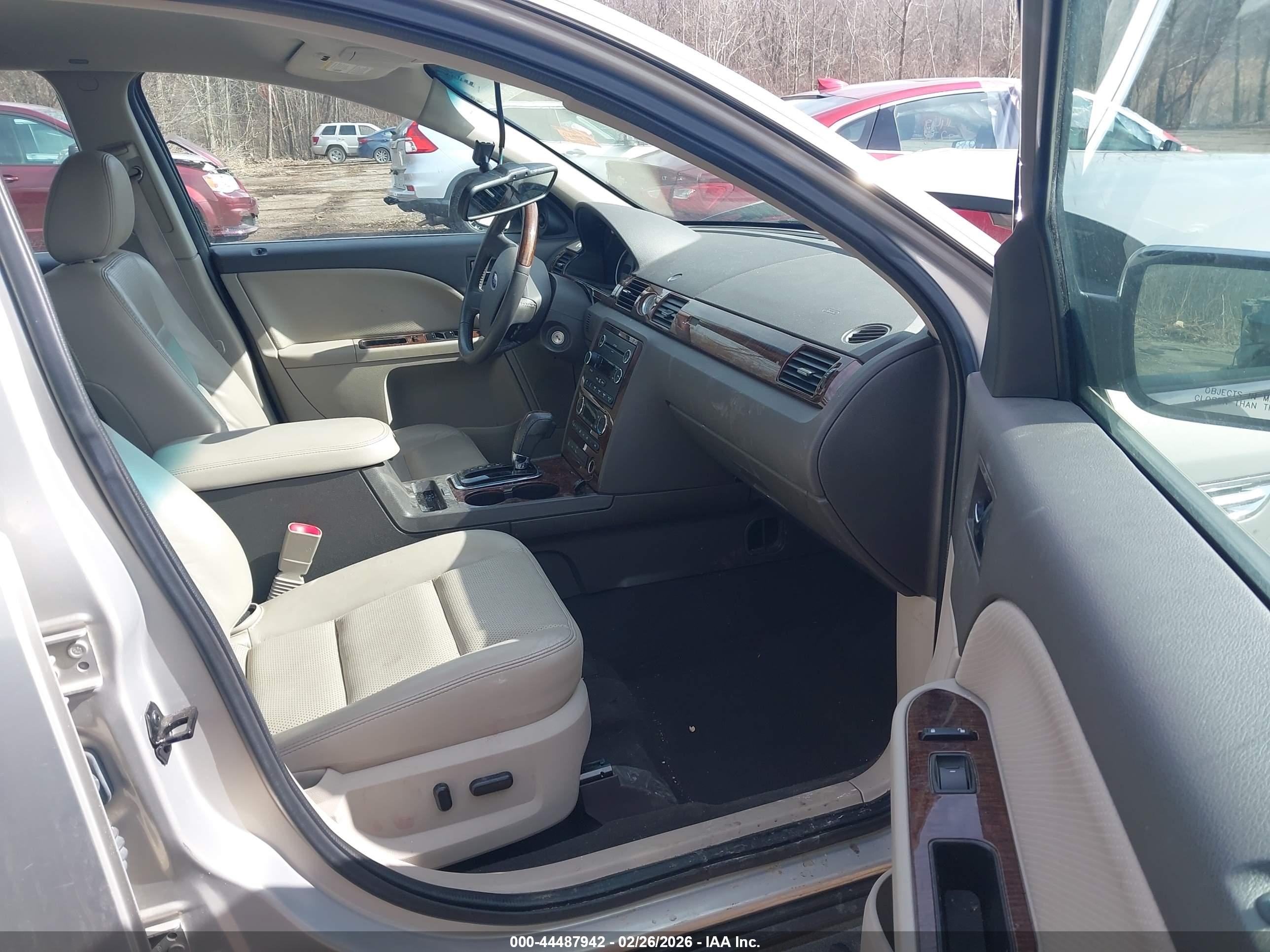 FORD TAURUS image 5