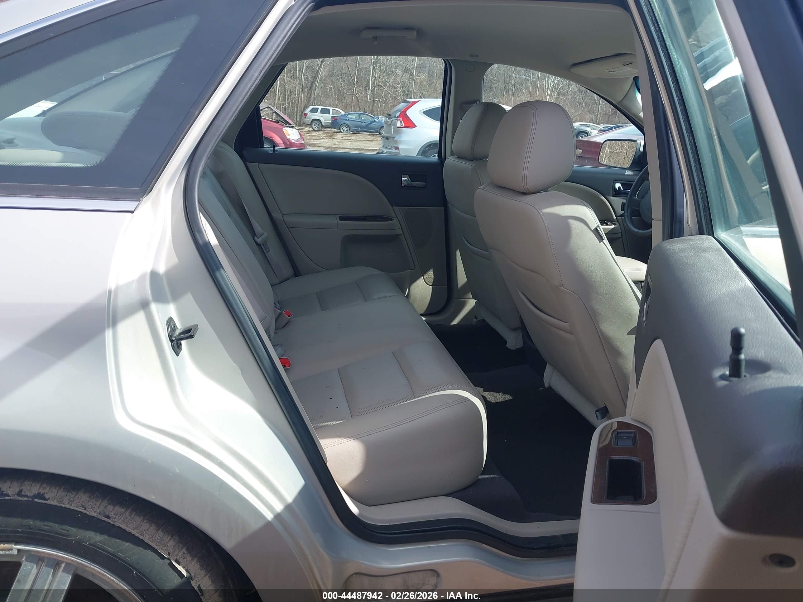 FORD TAURUS image 8