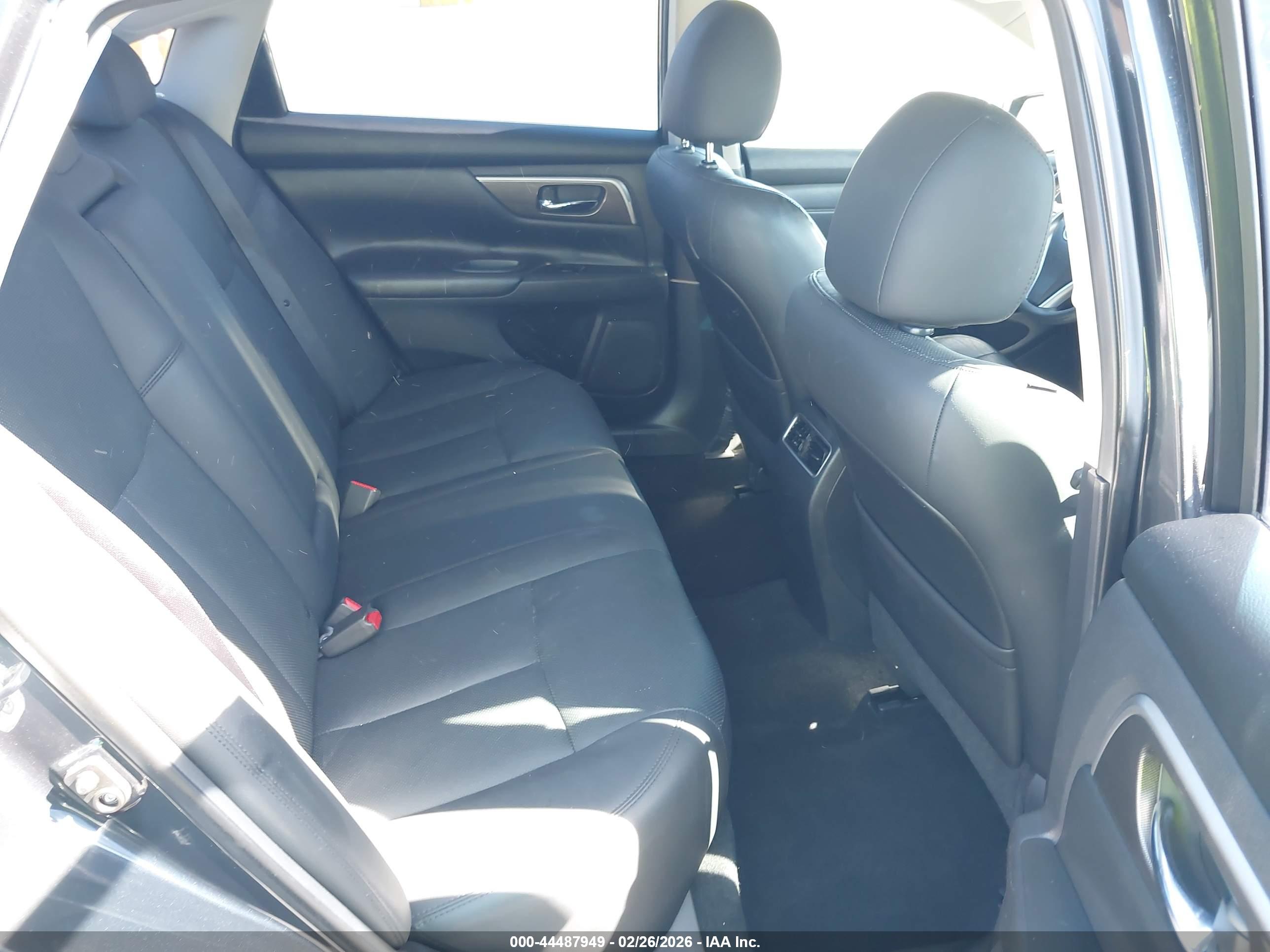 NISSAN ALTIMA image 8