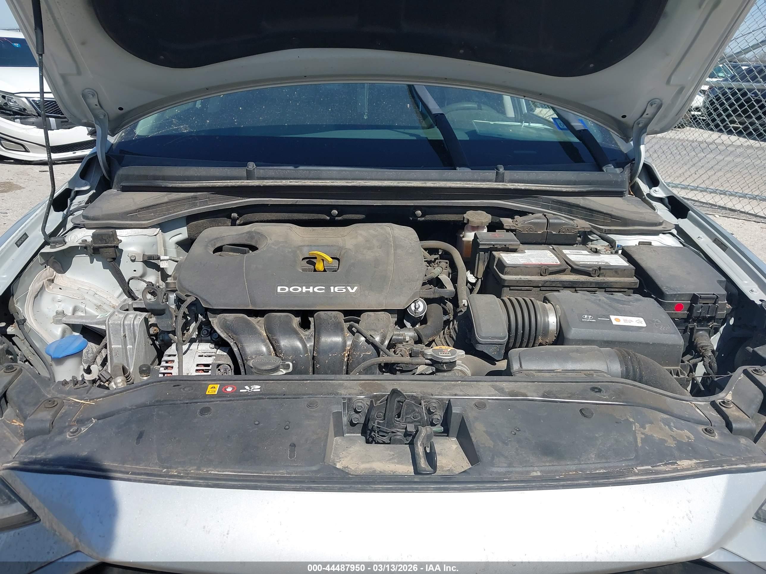 HYUNDAI ELANTRA image 10