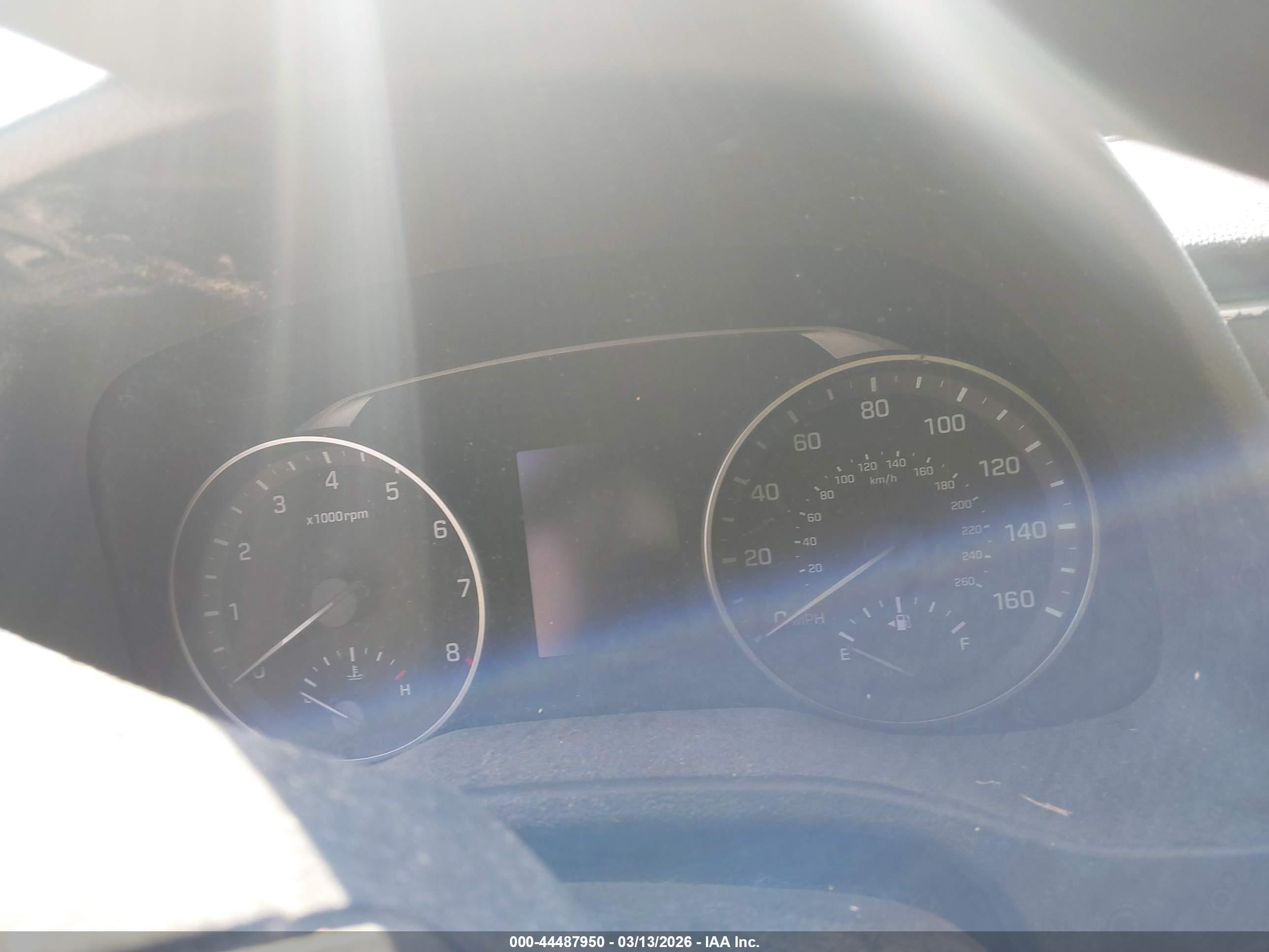 HYUNDAI ELANTRA image 7