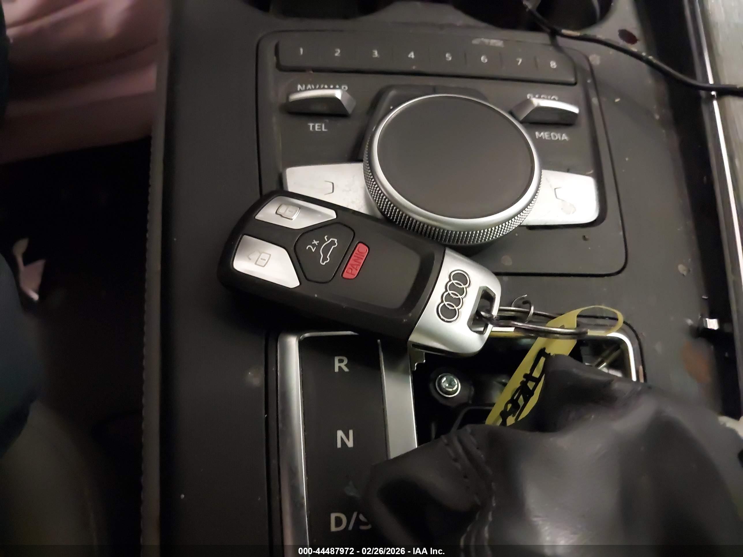 AUDI A4 image 11