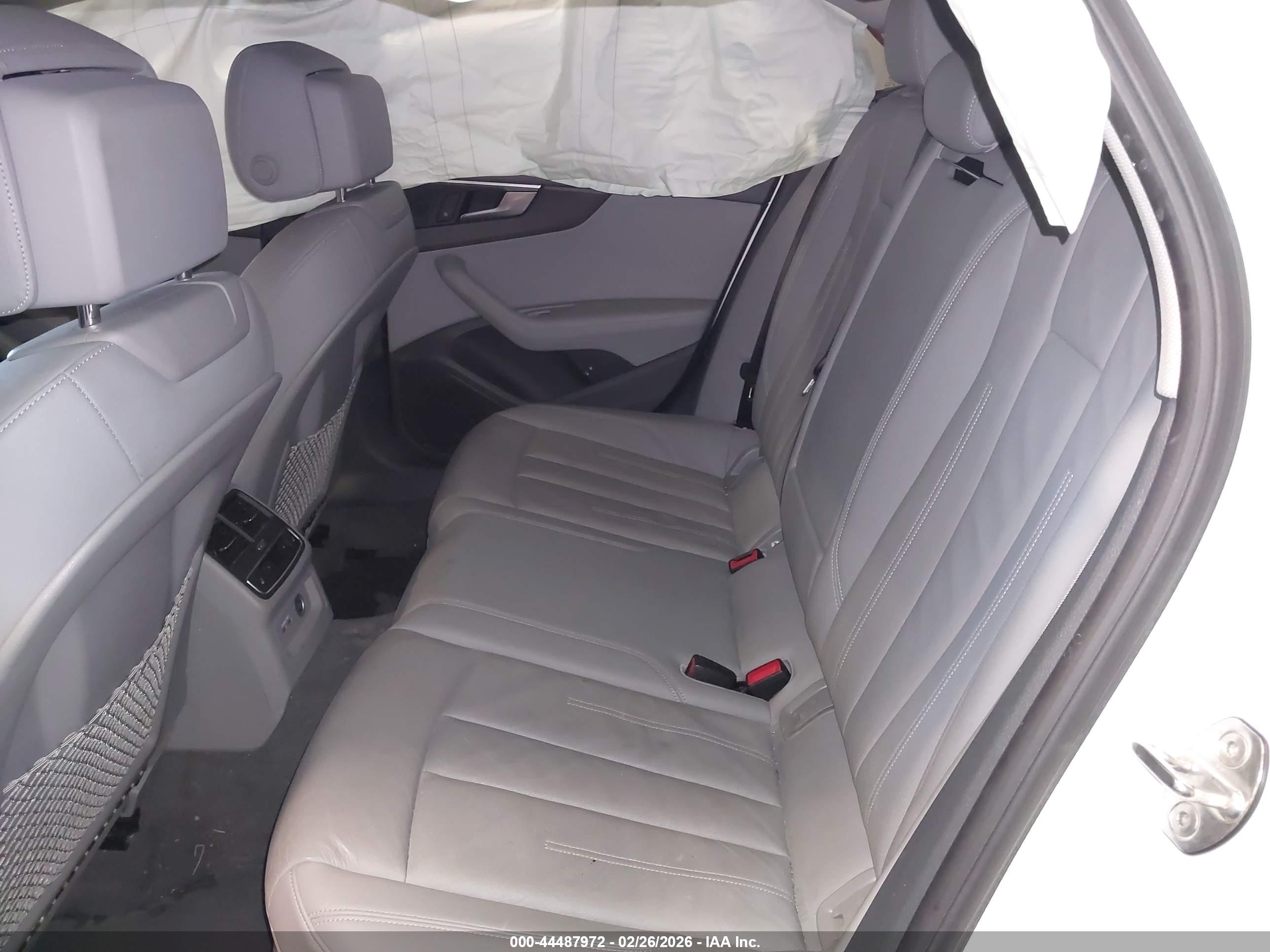 AUDI A4 image 8