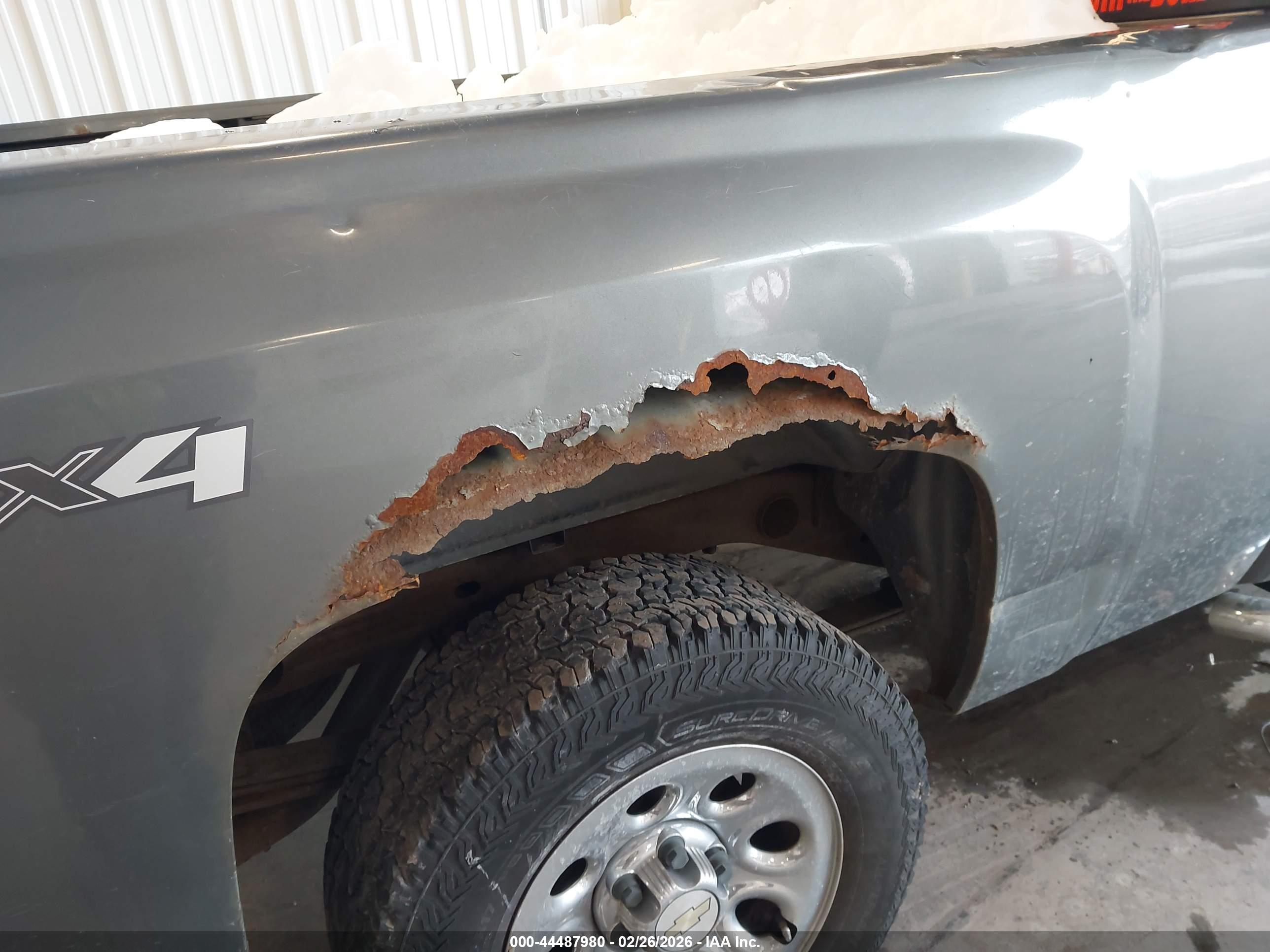 CHEVROLET SILVERADO image 6