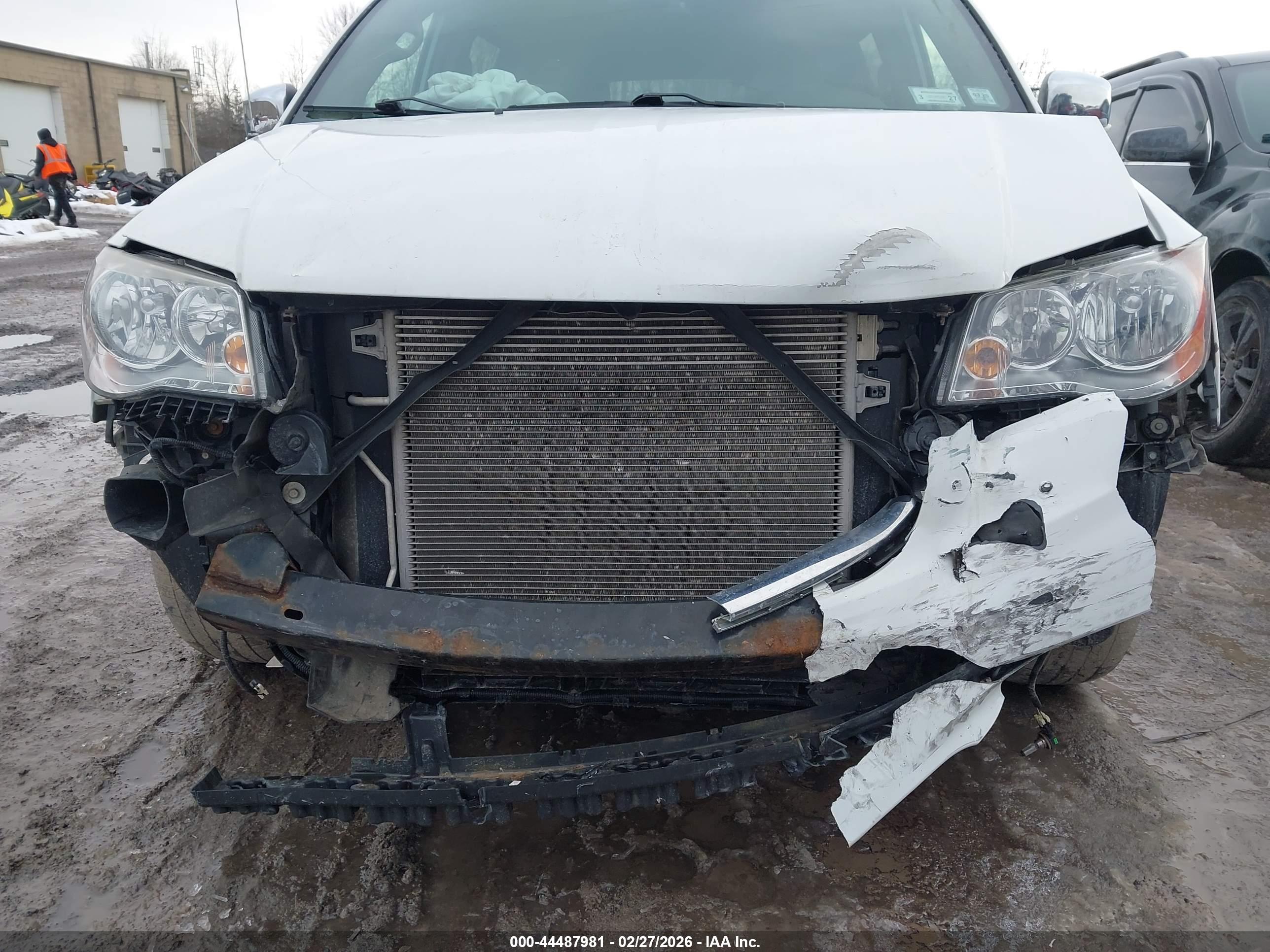 CHRYSLER TOWN image 6