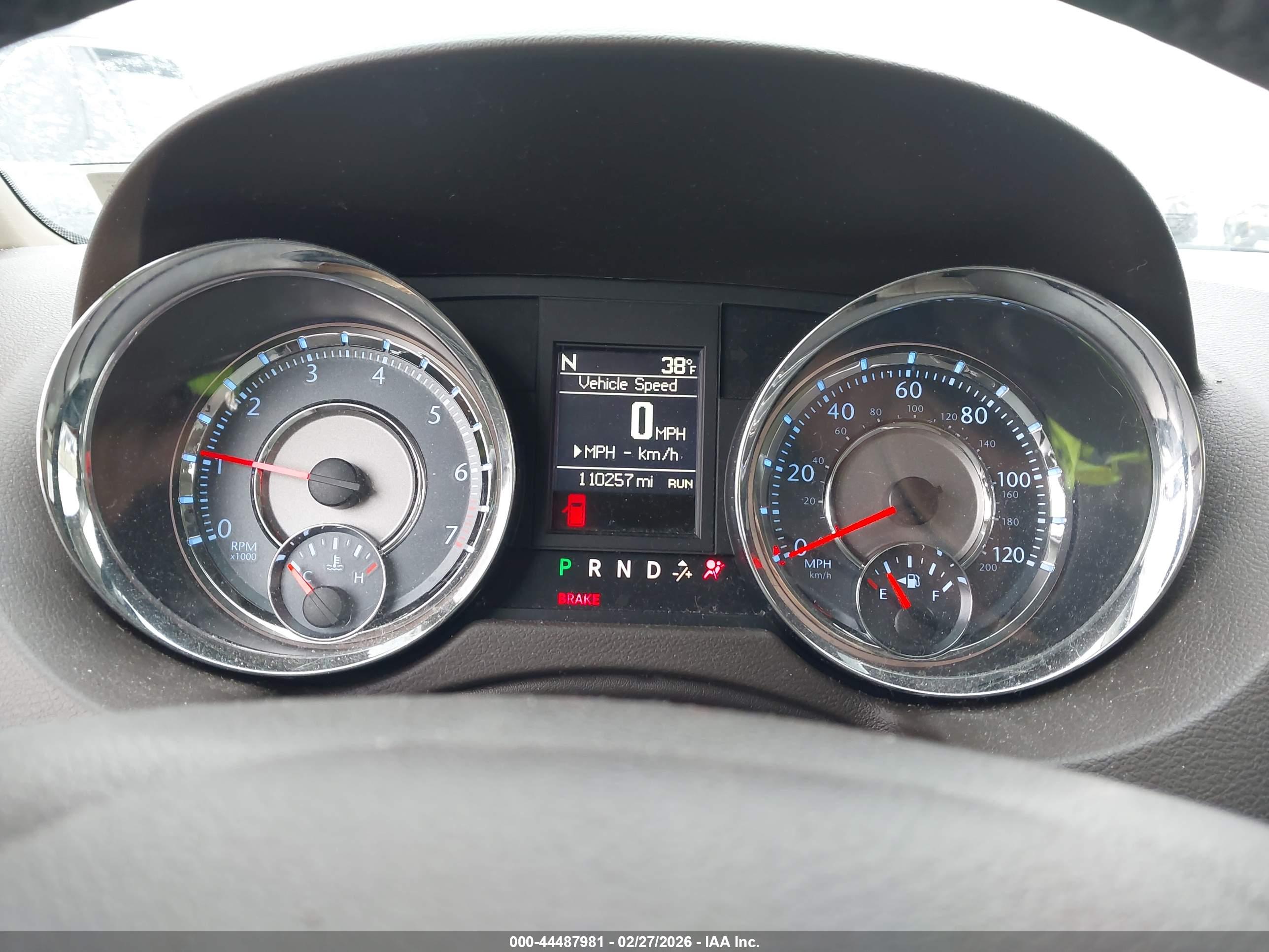 CHRYSLER TOWN image 7